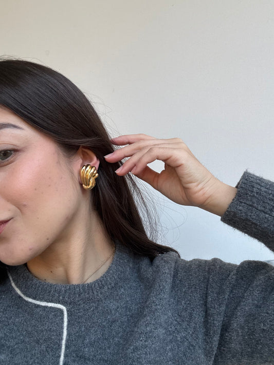Boucles d’oreilles Ciner vintage - Noeud sculpté doré