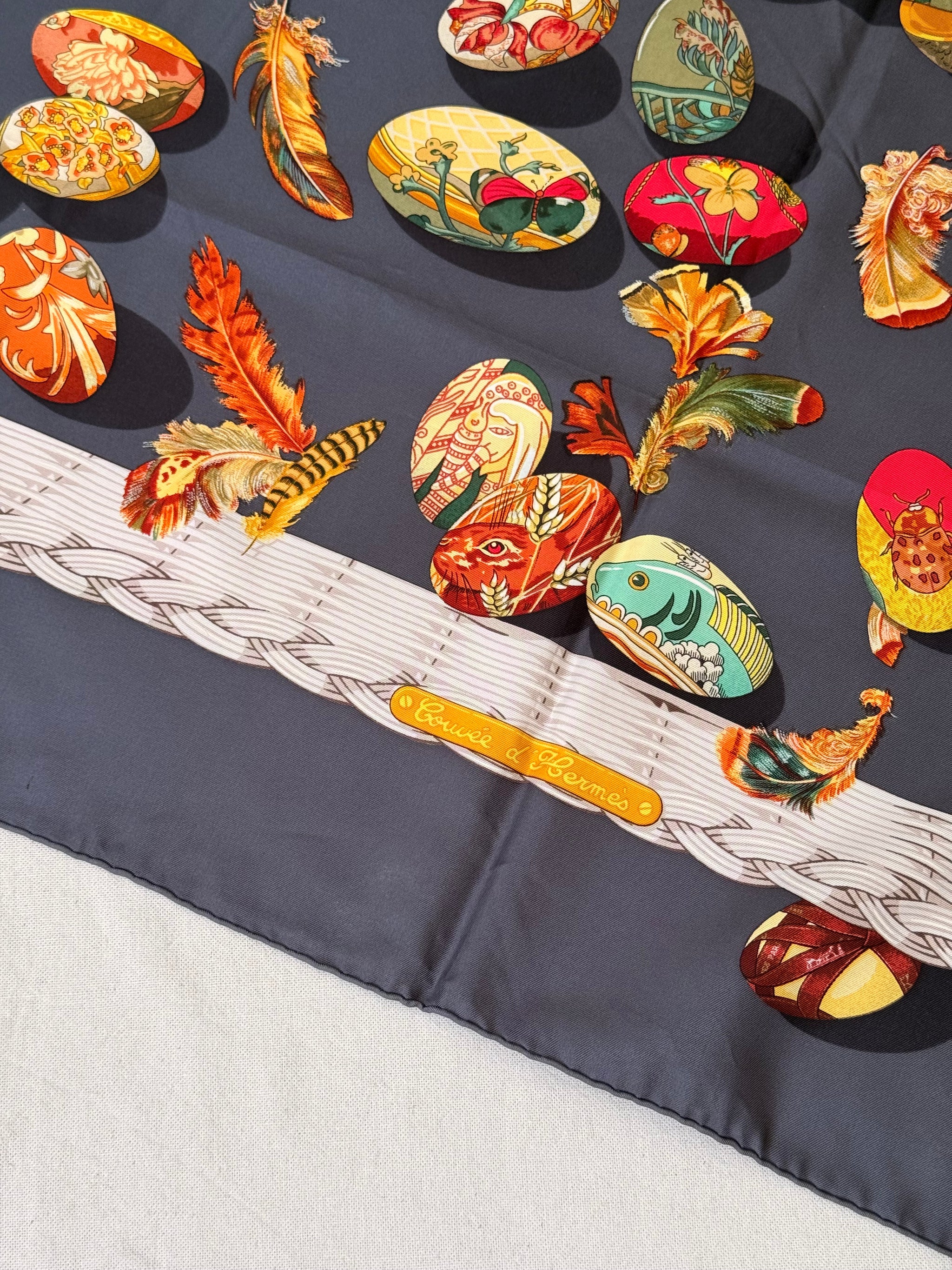 Foulard Hermès – Modèle Couvée d'Hermès