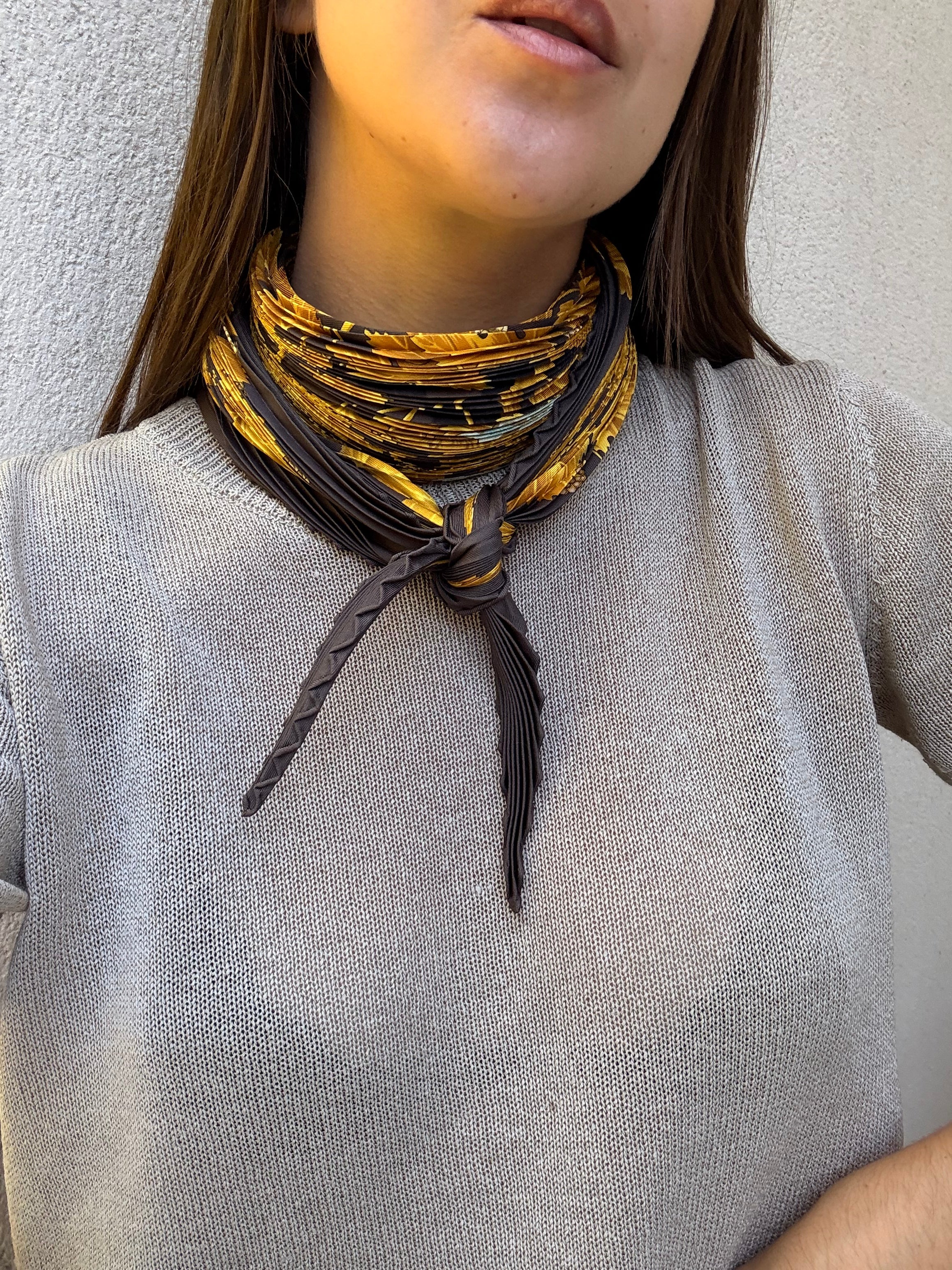 Foulard Hermès plissé – Modèle L’arbre de Soie