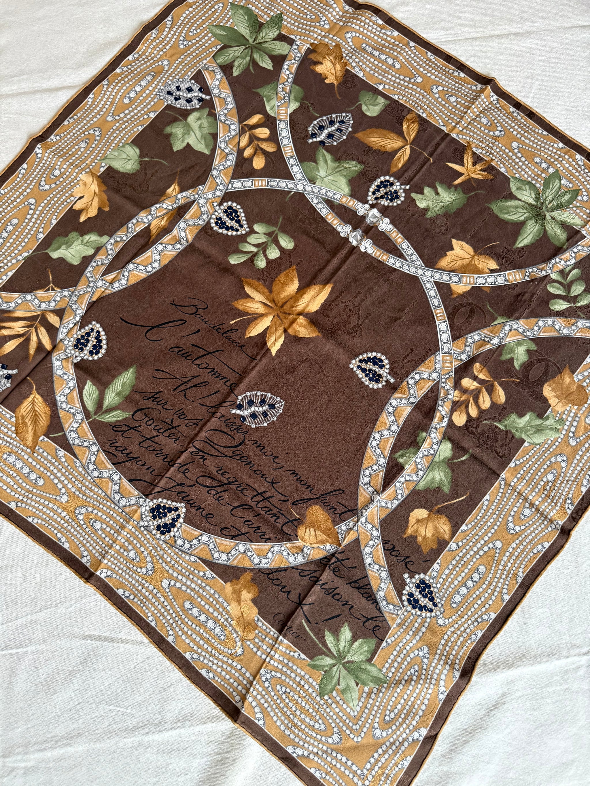 Foulard Cartier – Motifs feuillages et joaillerie