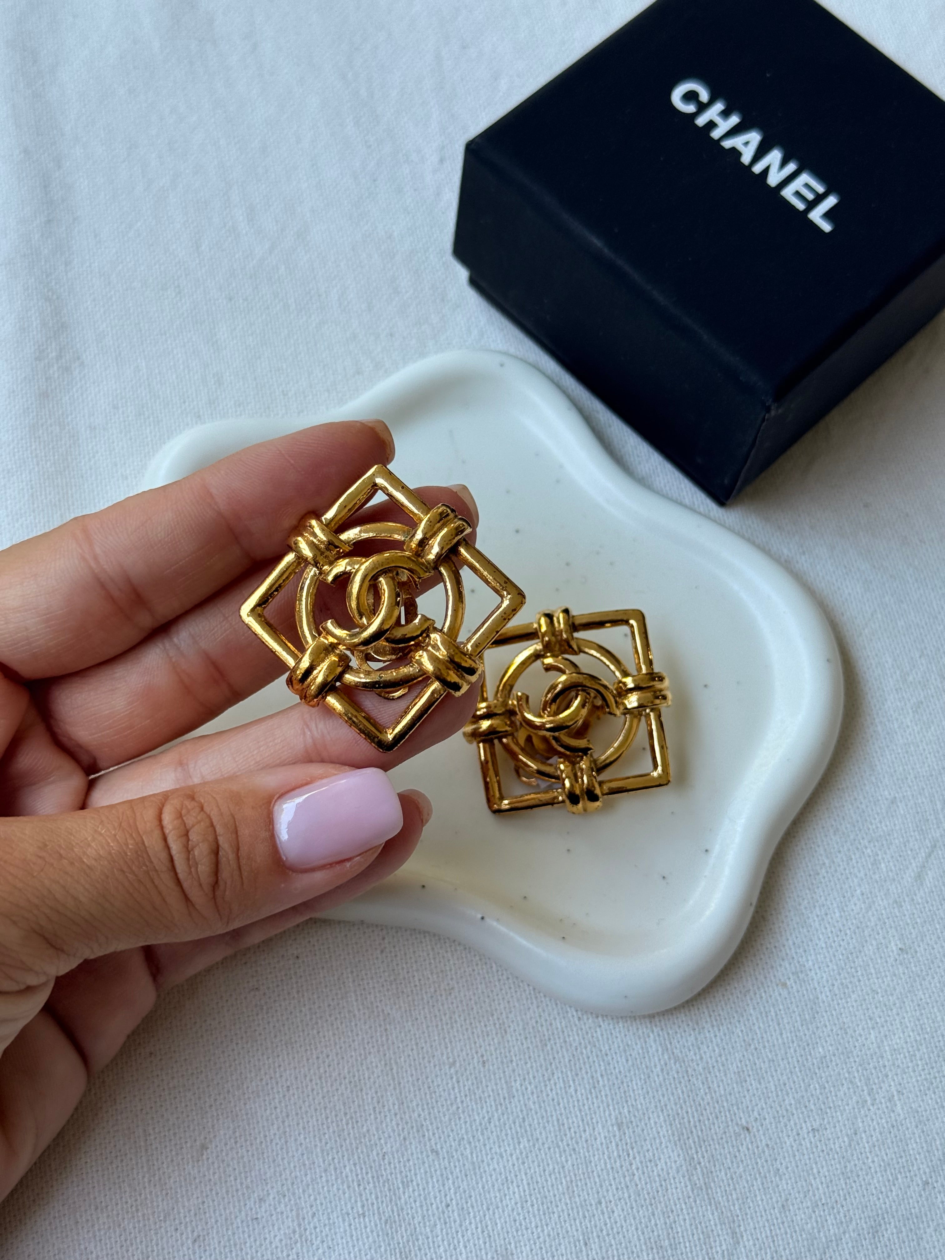 Boucles d’oreilles vintage Chanel - Logo CC ajouré