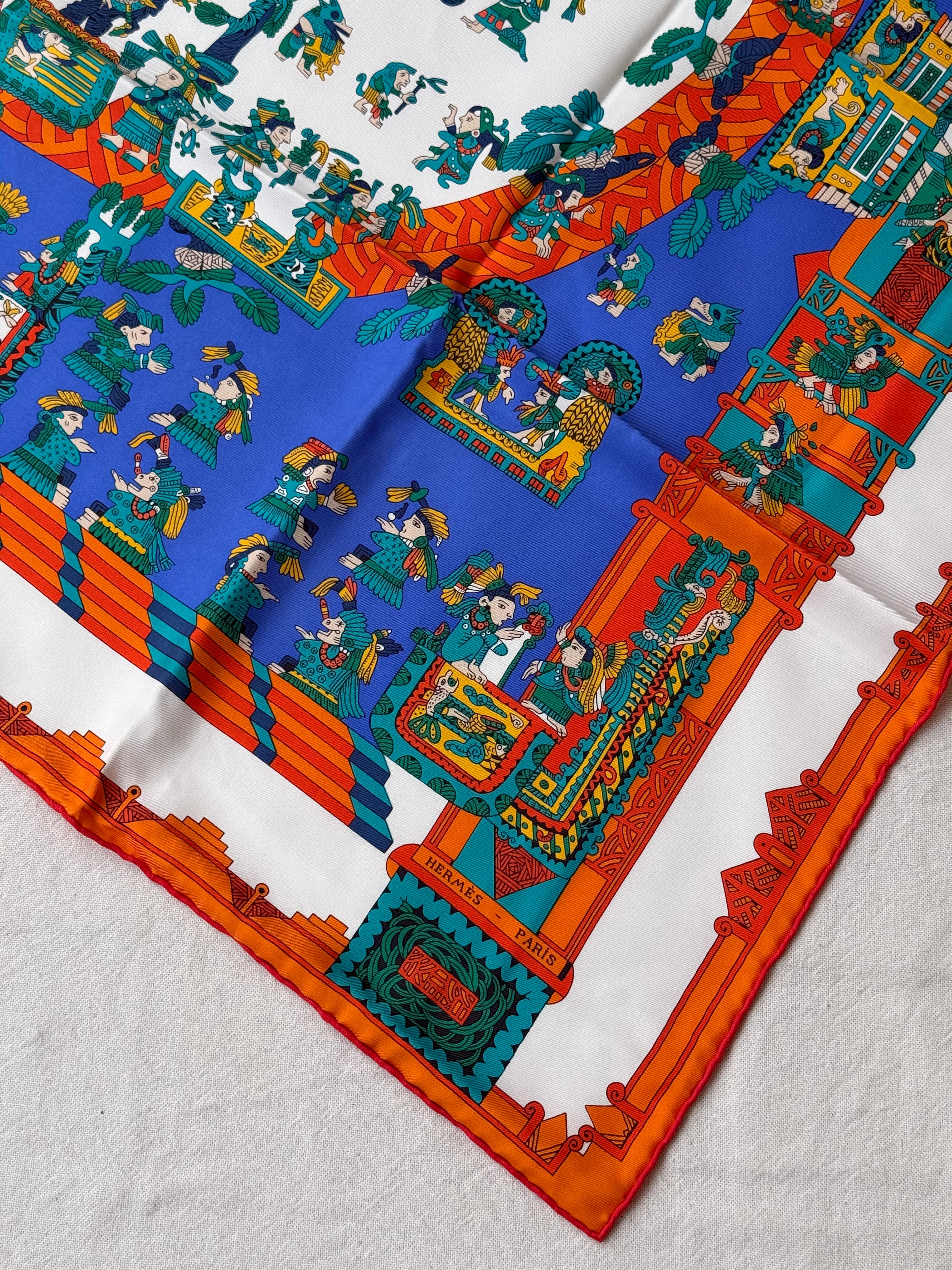 Foulard Hermès – Modèle Astres et Soleils