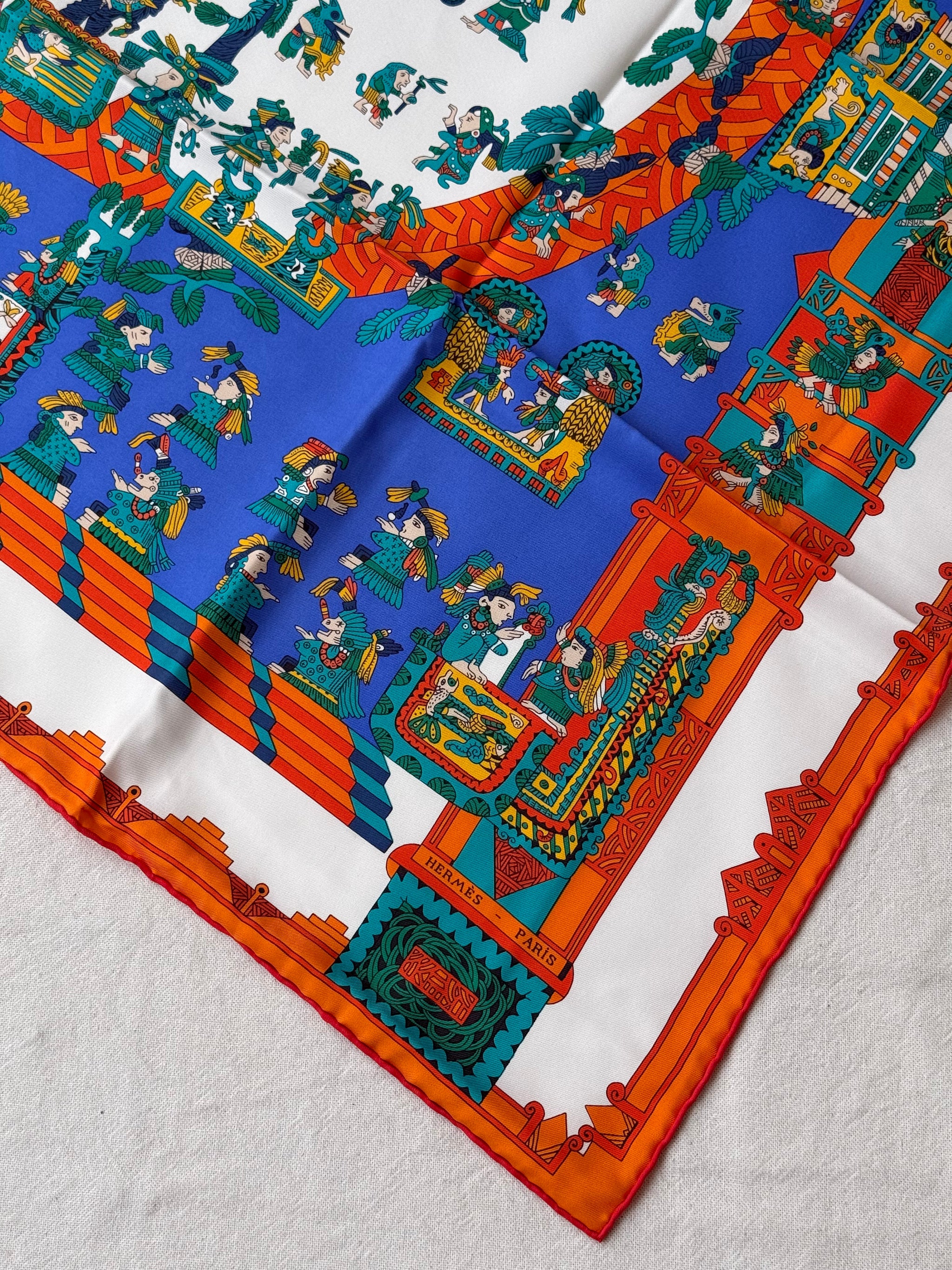 Foulard Hermès – Modèle Astres et Soleils