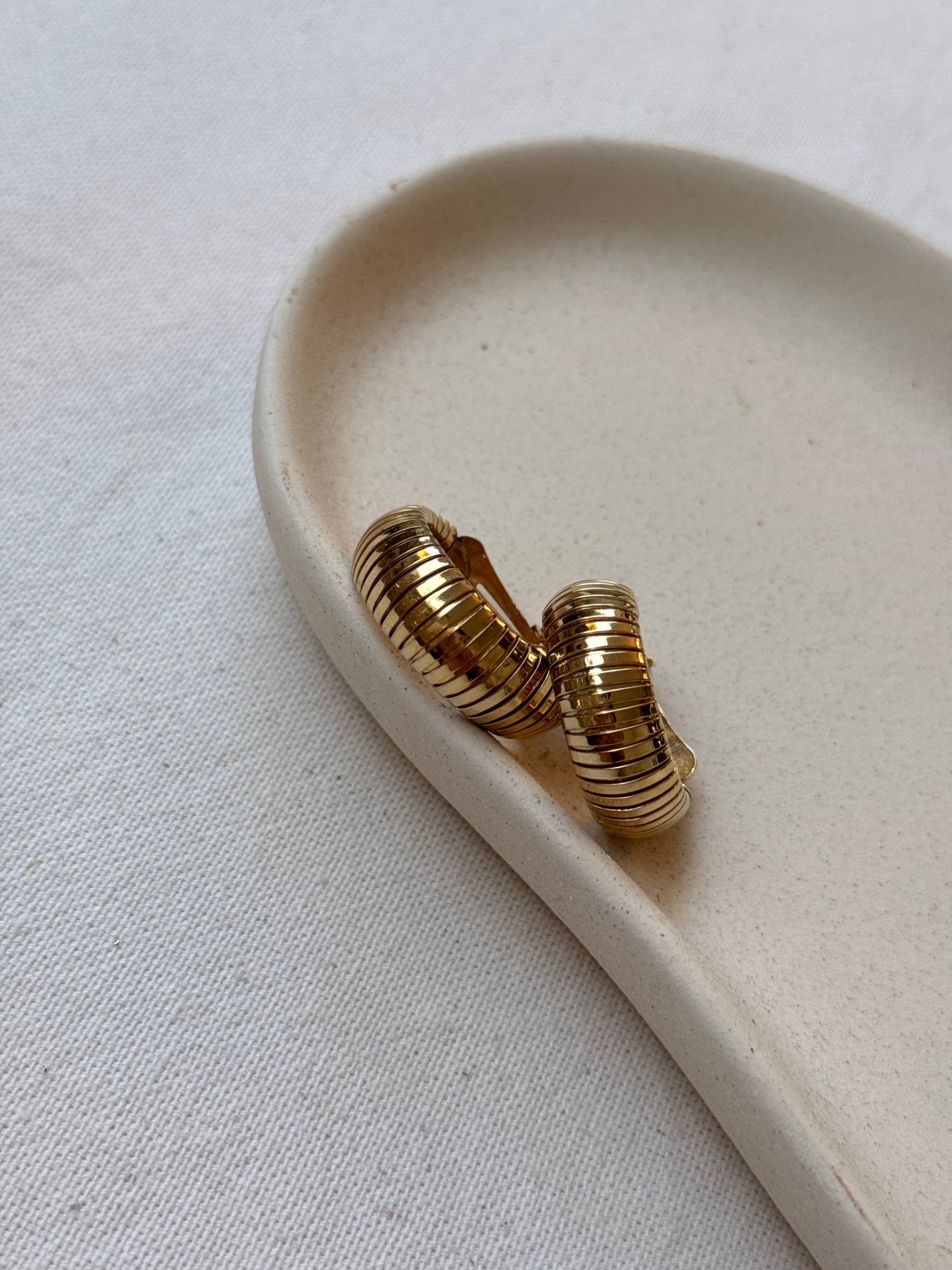Boucles d’oreilles vintage - Créoles striées dorées