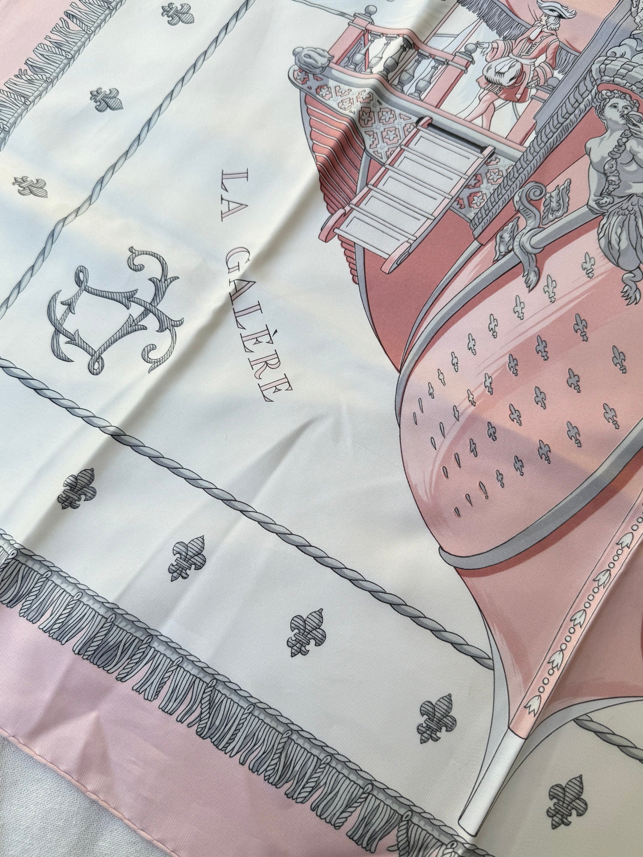 Foulard Hermès – Modèle Vue du Carrosse de la Galère La Réale