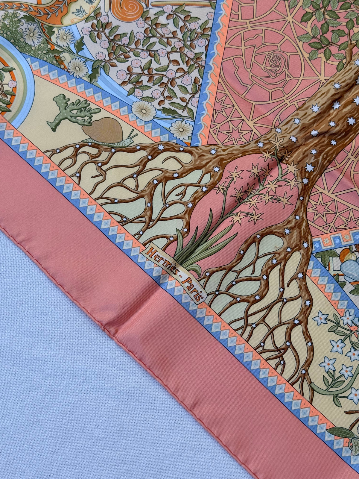 Foulard Hermès – Modèle Axis Mundi
