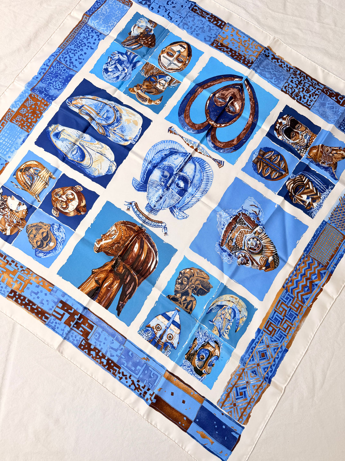 Foulard Hermès – Modèle Persona