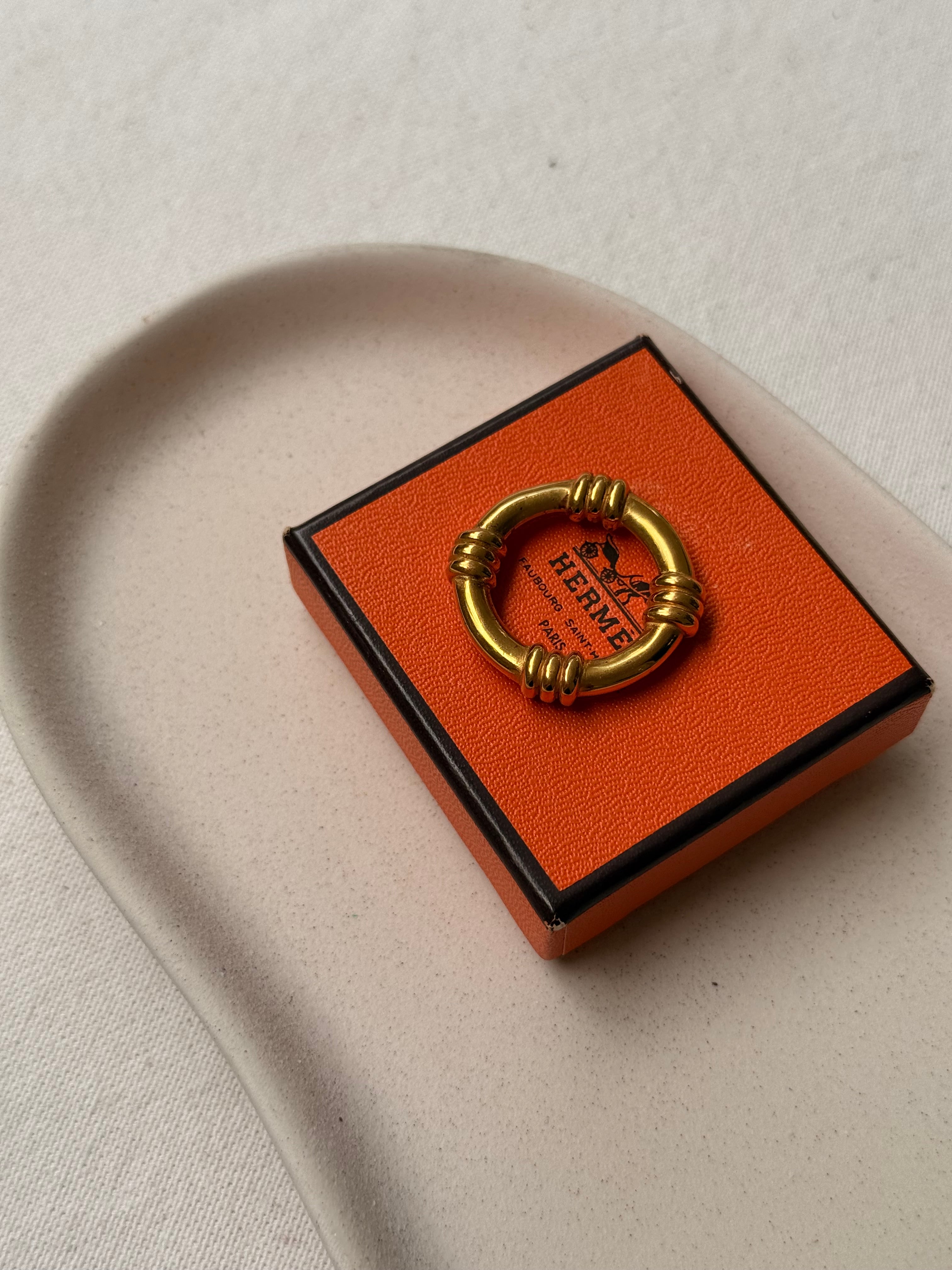 Anneau de foulard Hermès - modèle bouée dorée