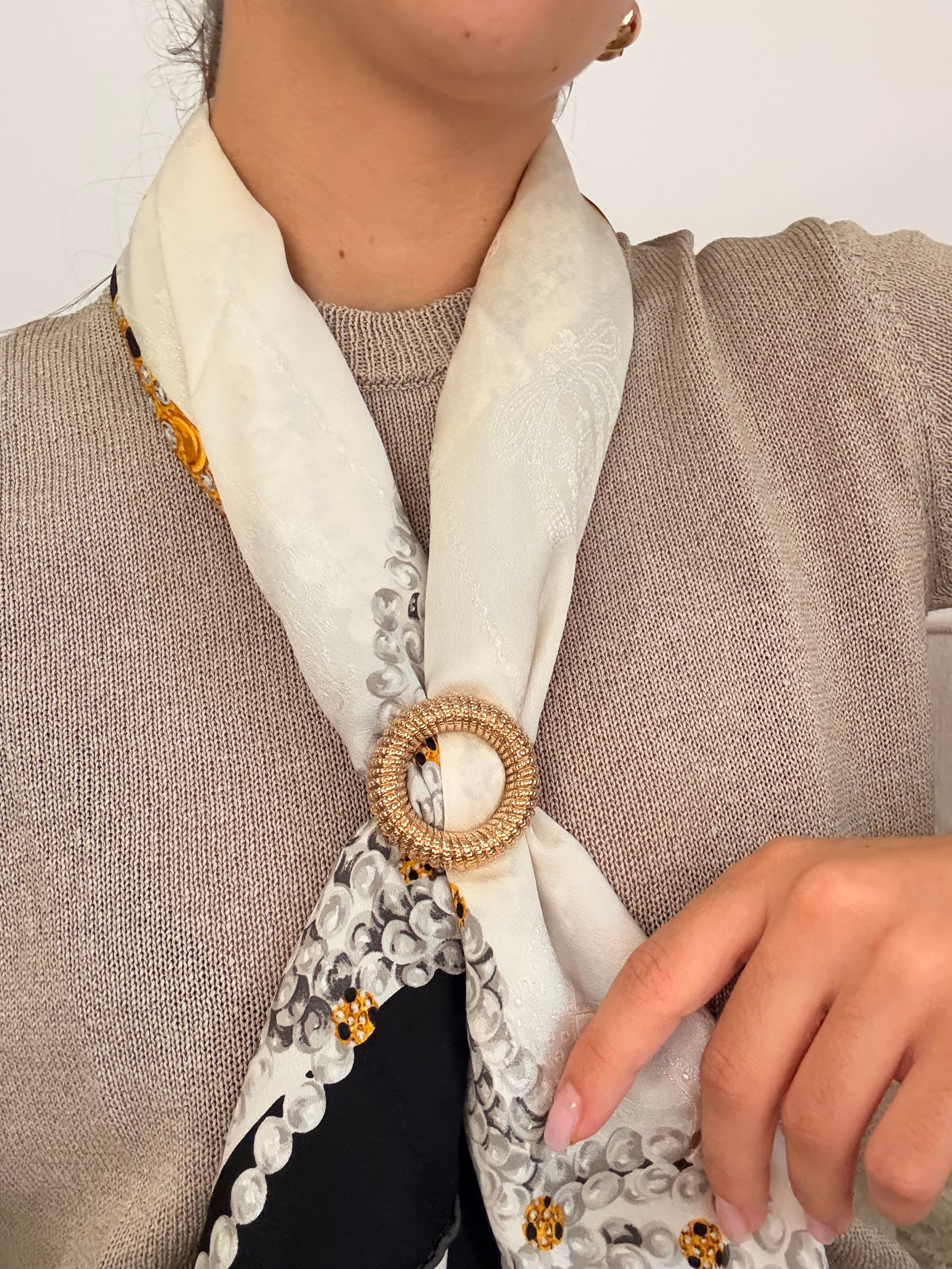 Anneau de foulard Guy Laroche vintage - Cercle doré texturé