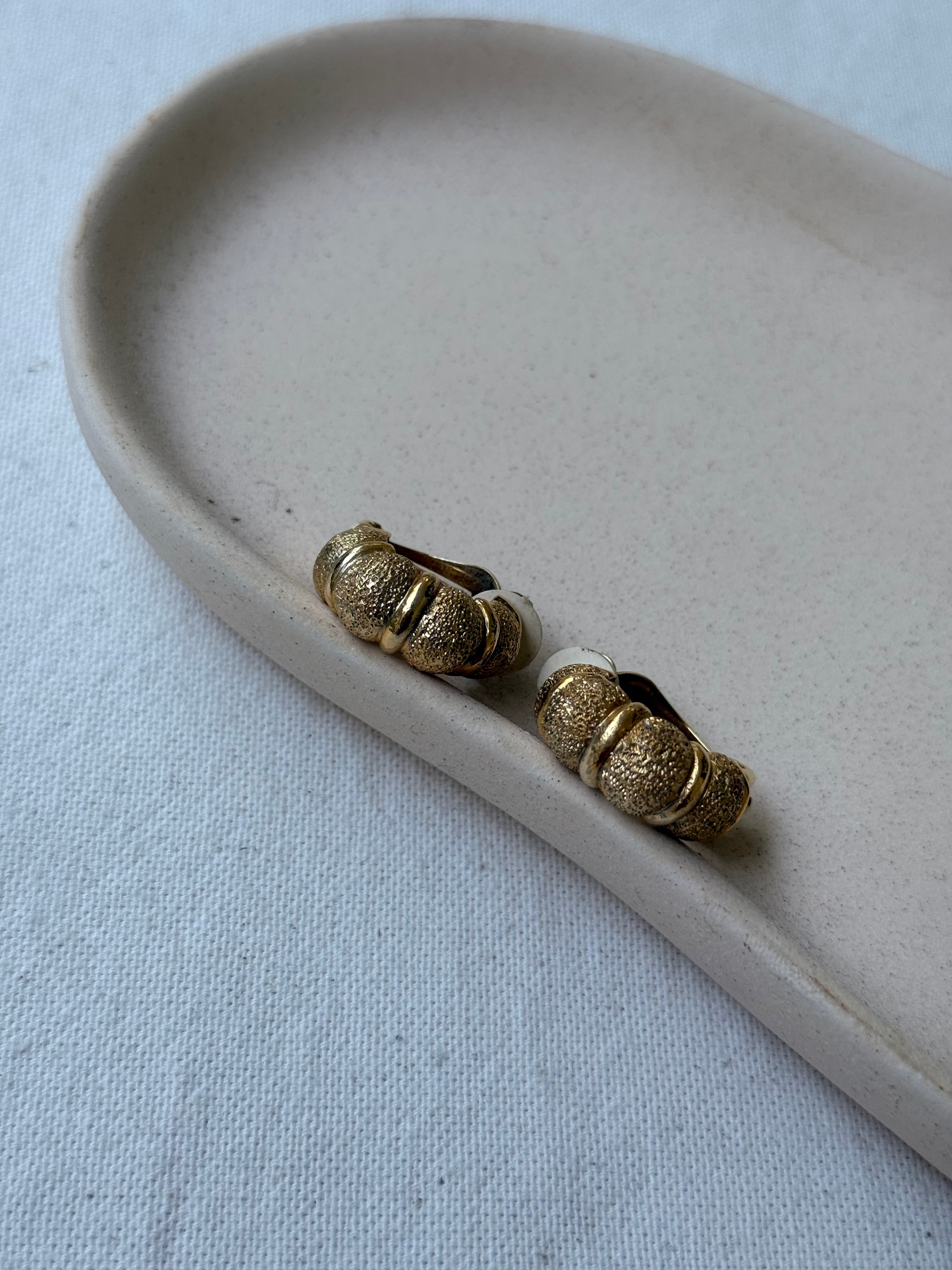 Boucles d’oreilles vintage - Créoles texturées dorées