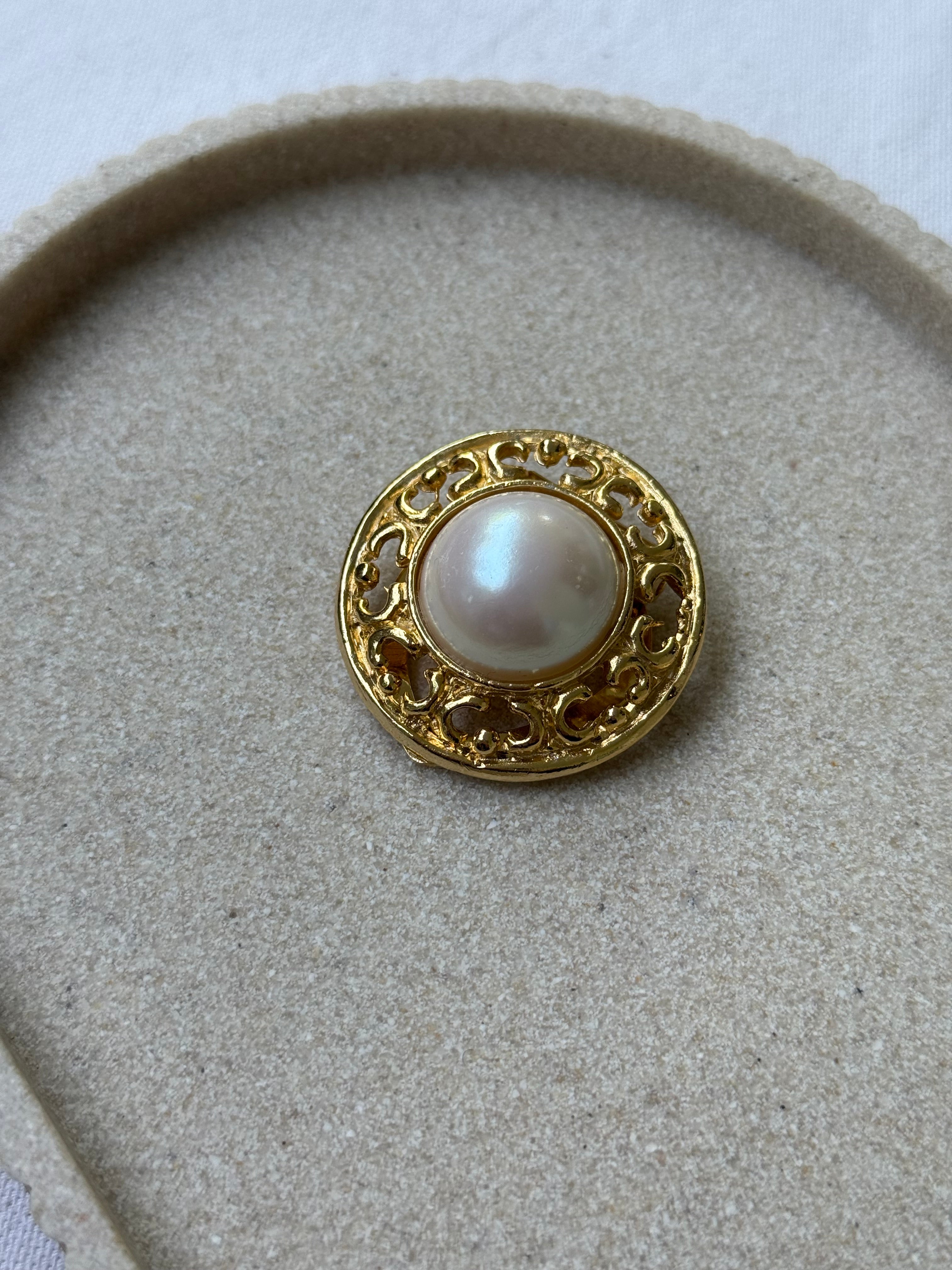 Anneau de foulard vintage - Perle centrale et bordure dorée