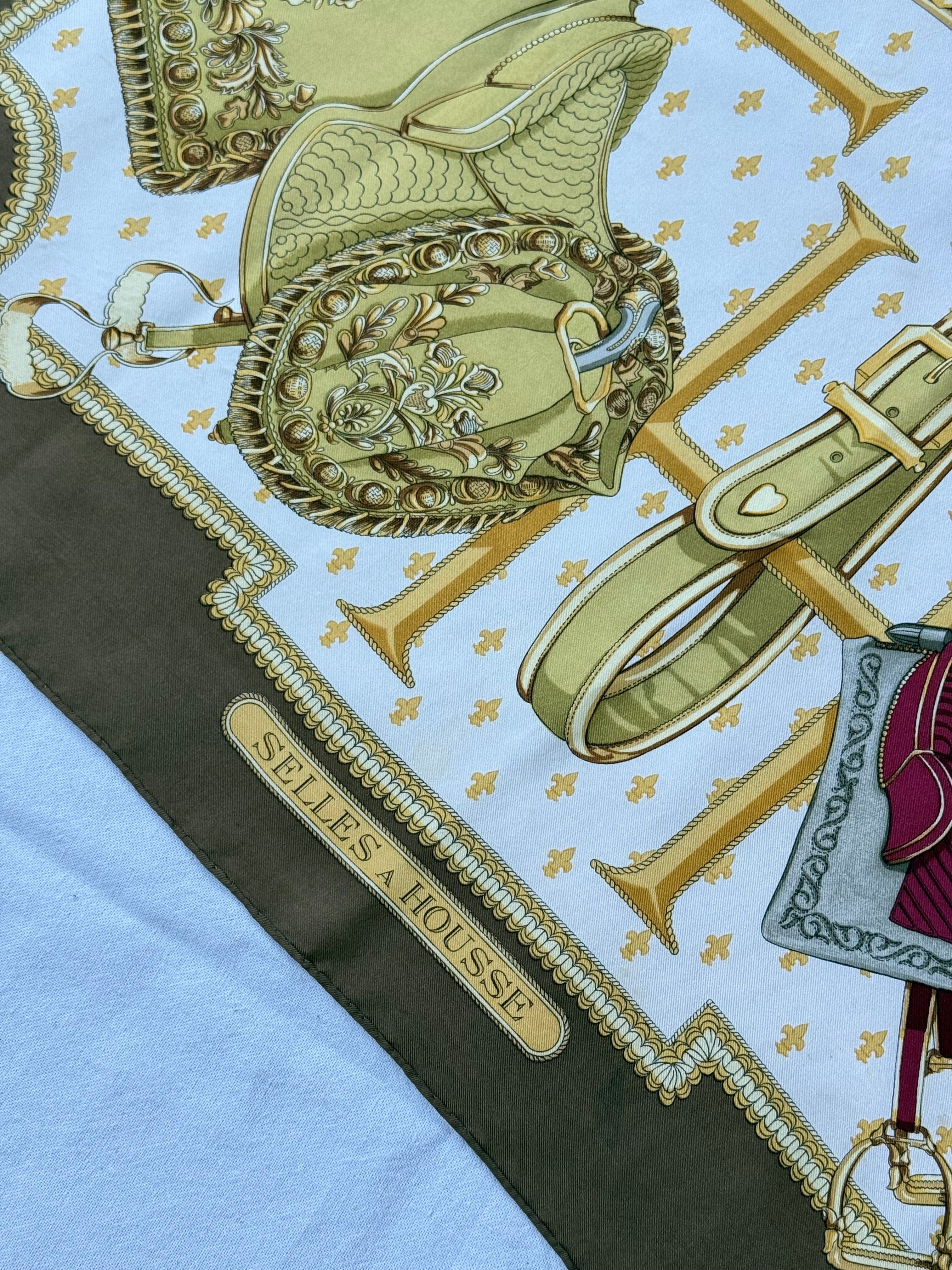 Foulard Hermès – Modèle Selles à Housse
