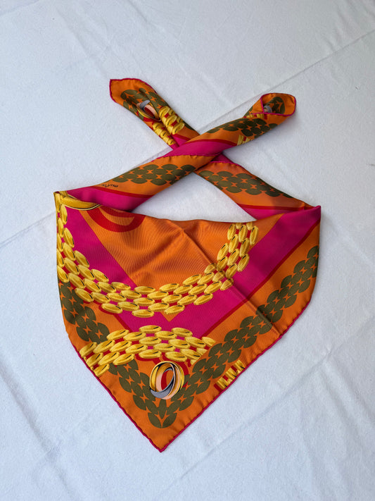 Foulard Cartier – Motif anneaux Trinity