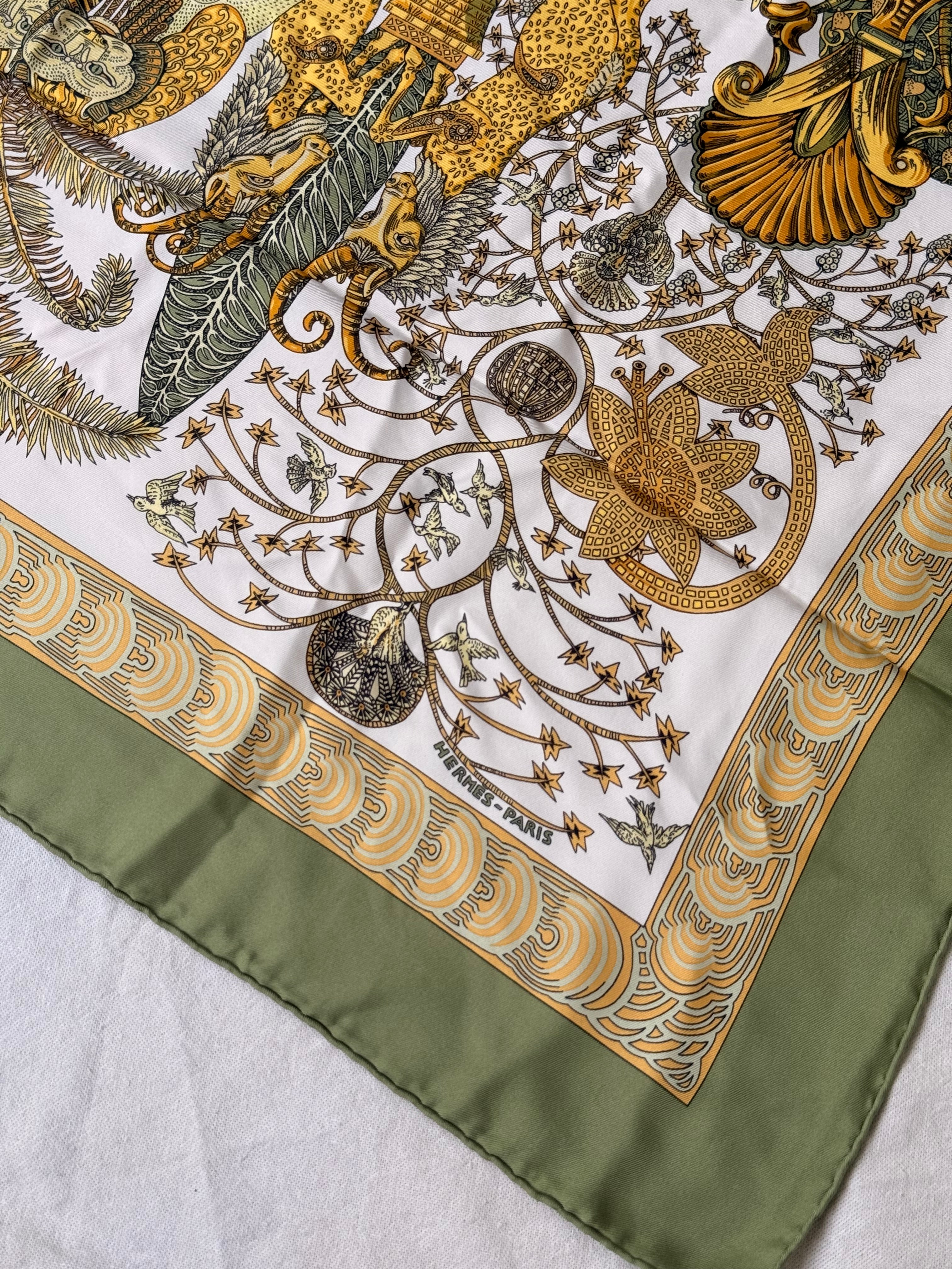 Foulard Hermès – Modèle Les légendes de l'arbre
