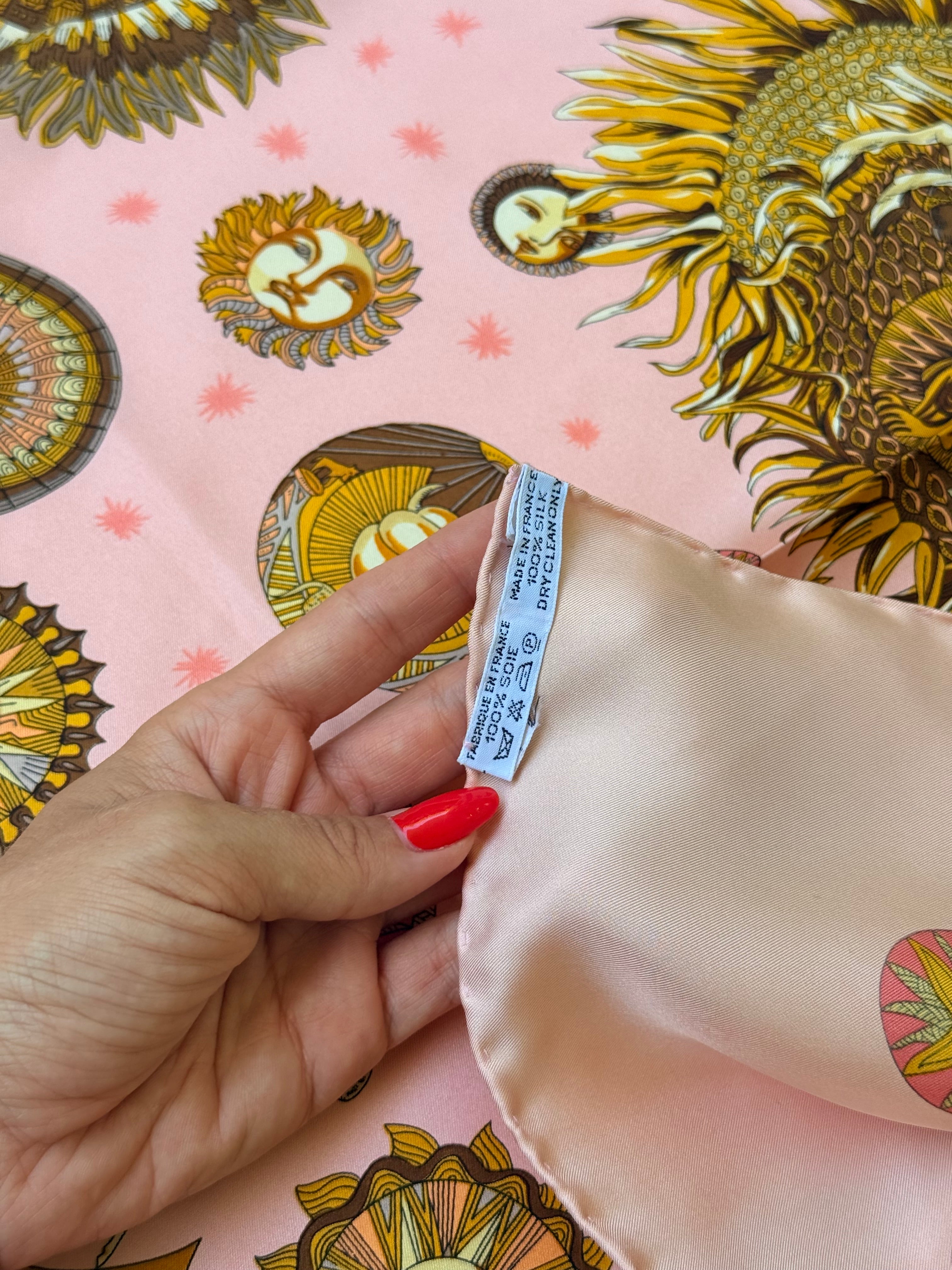 Foulard Hermès – Modèle Le Roy Soleil