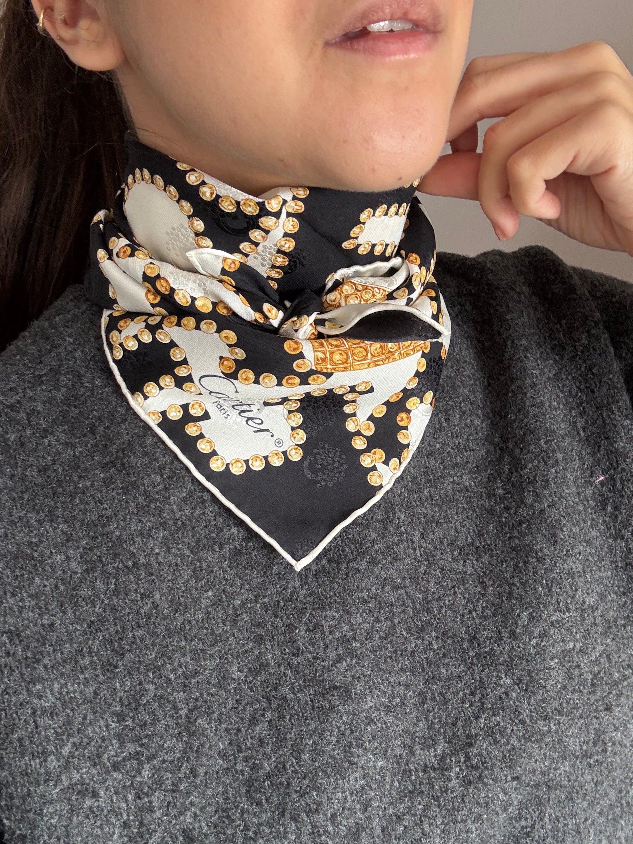 Foulard Cartier – Modèle noir et blanc