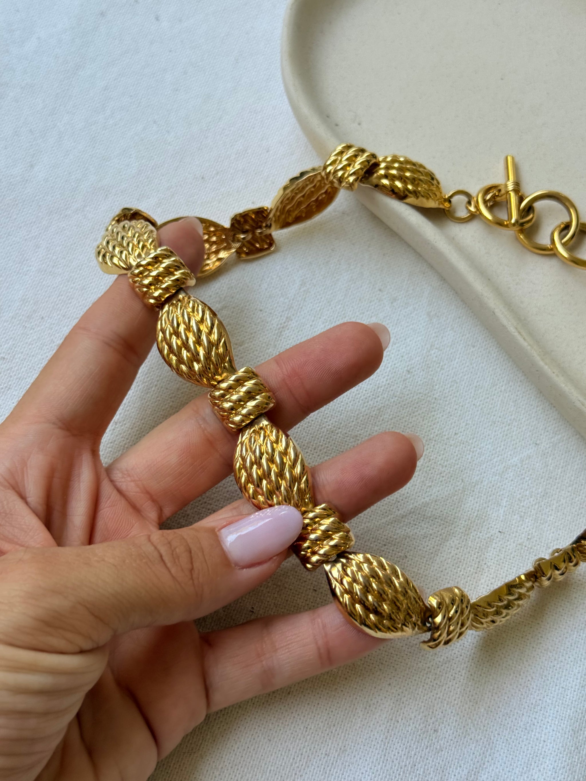 Collier doré vintage - maille texturée dorée