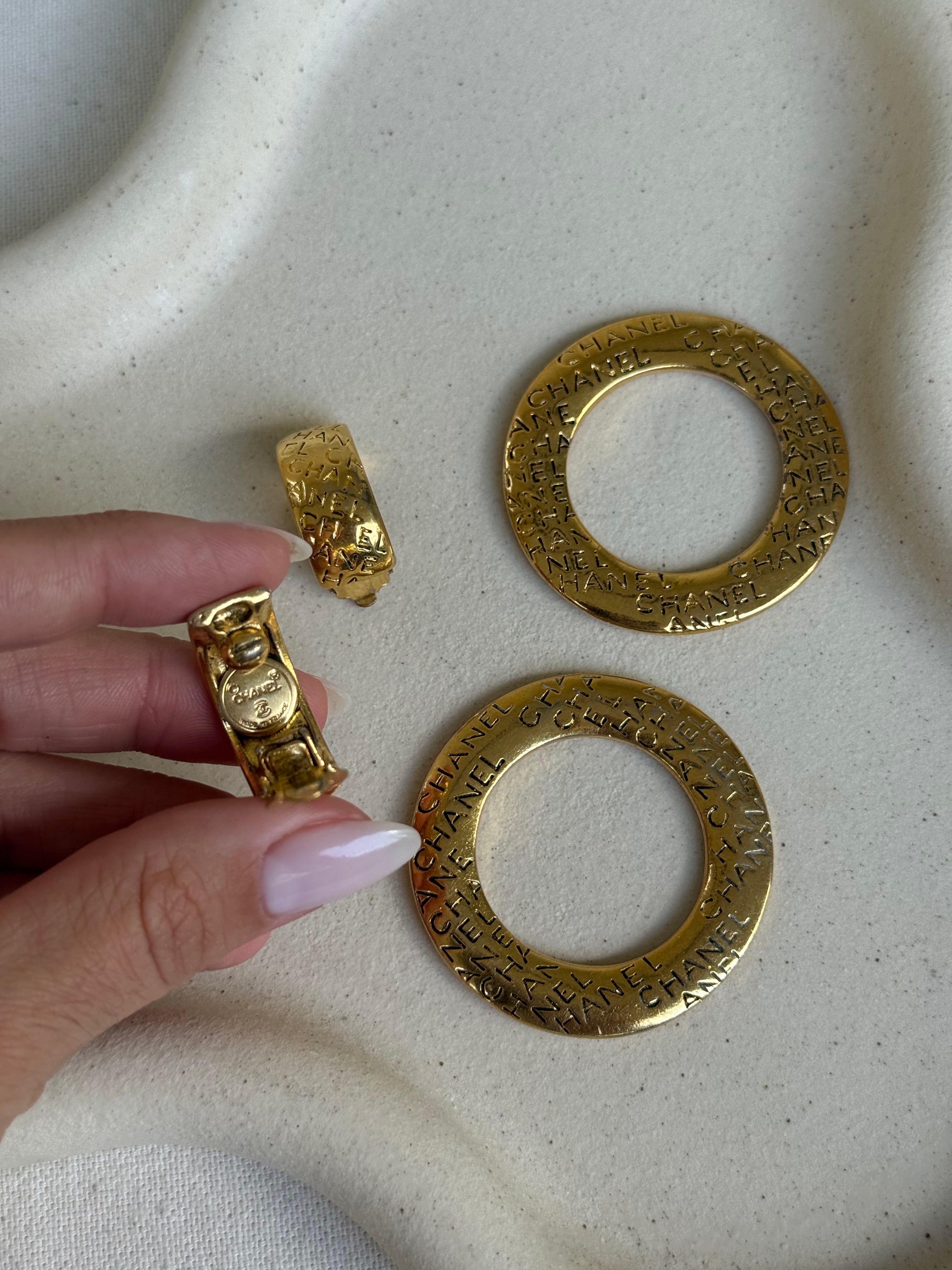 Boucles d’oreilles vintage Chanel - Créoles modulables gravées