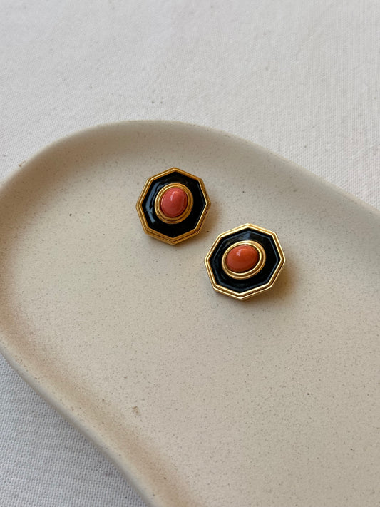 Boucles d’oreilles Carven vintage - Email noir et pierre corail