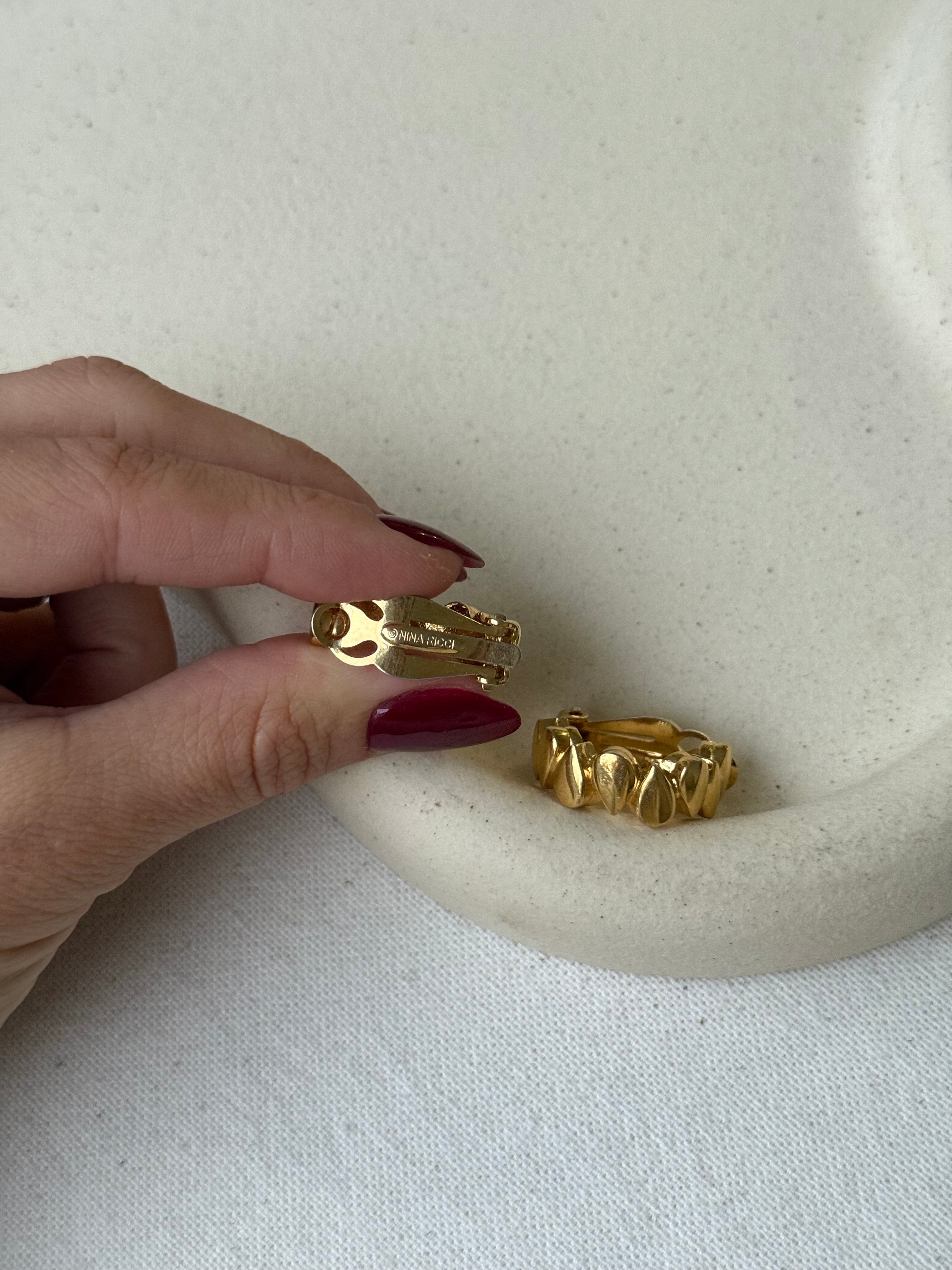 Boucles d’oreilles Nina Ricci vintage - Créoles gouttes dorées