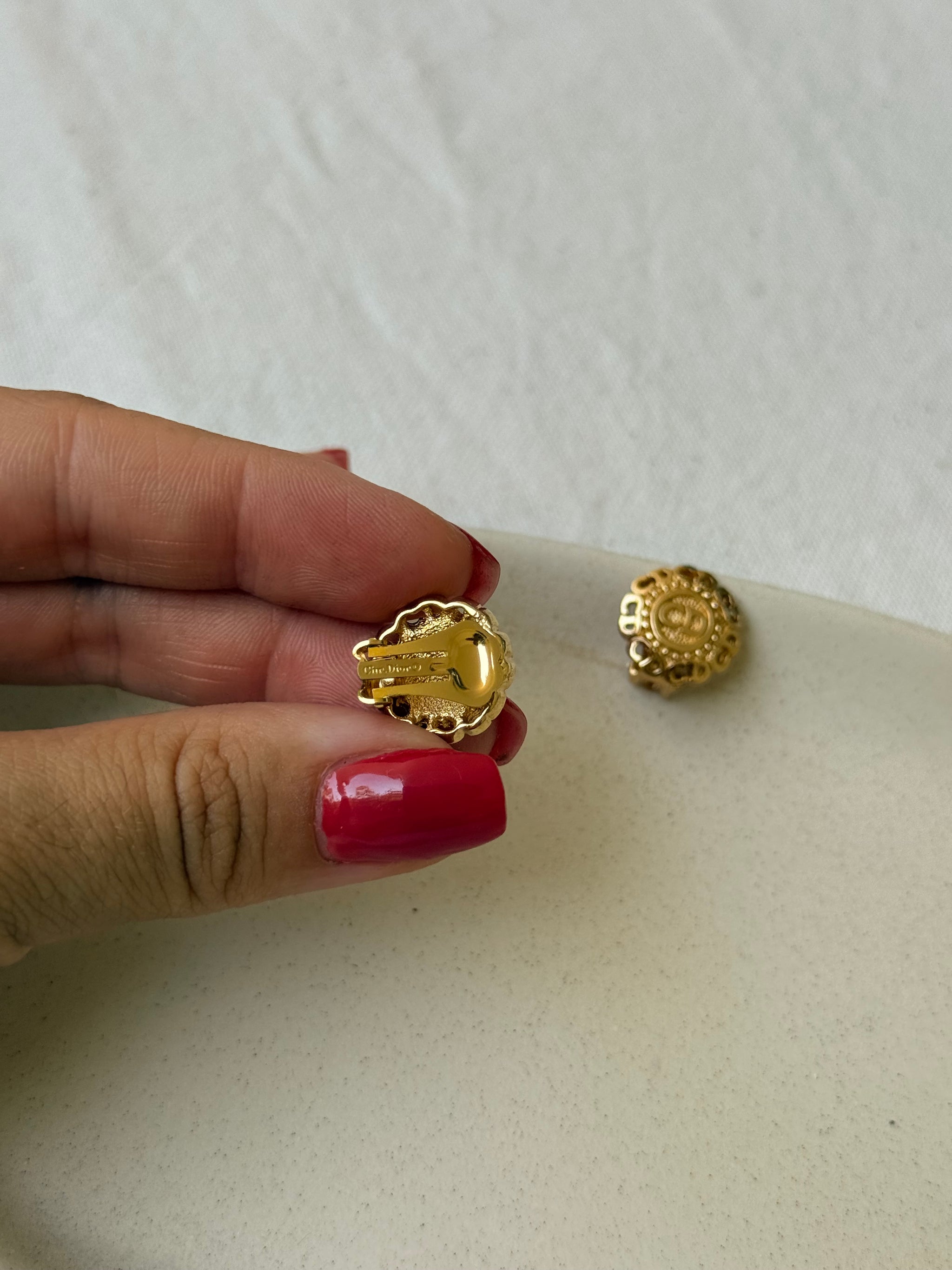 Boucles d’oreilles Christian Dior vintage - Logo CD petit format