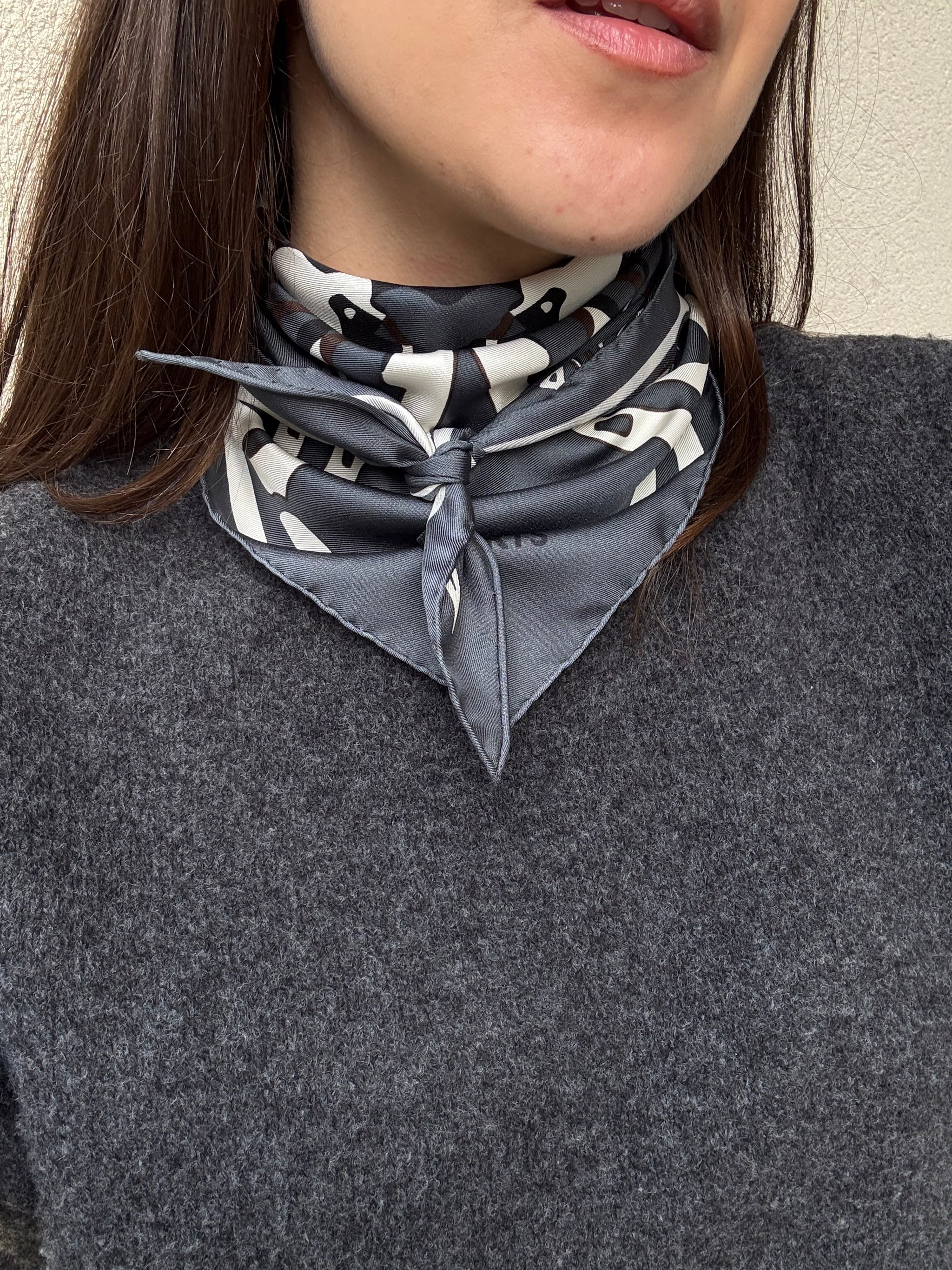 Triangle Hermès – Modèle Calèche Élastique