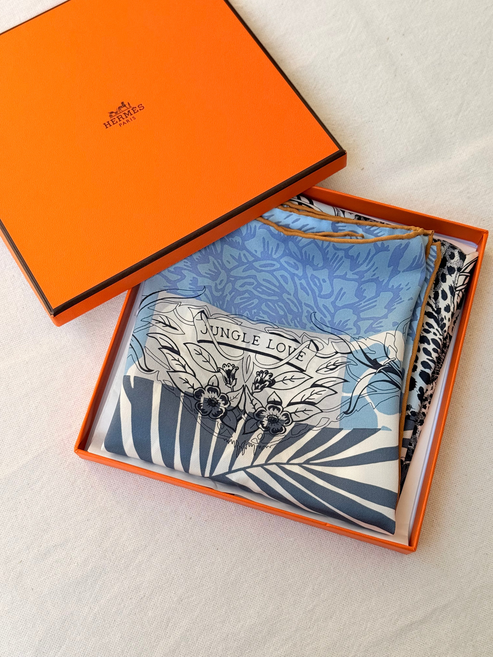 Foulard Hermès – Modèle Jungle Love au tampon