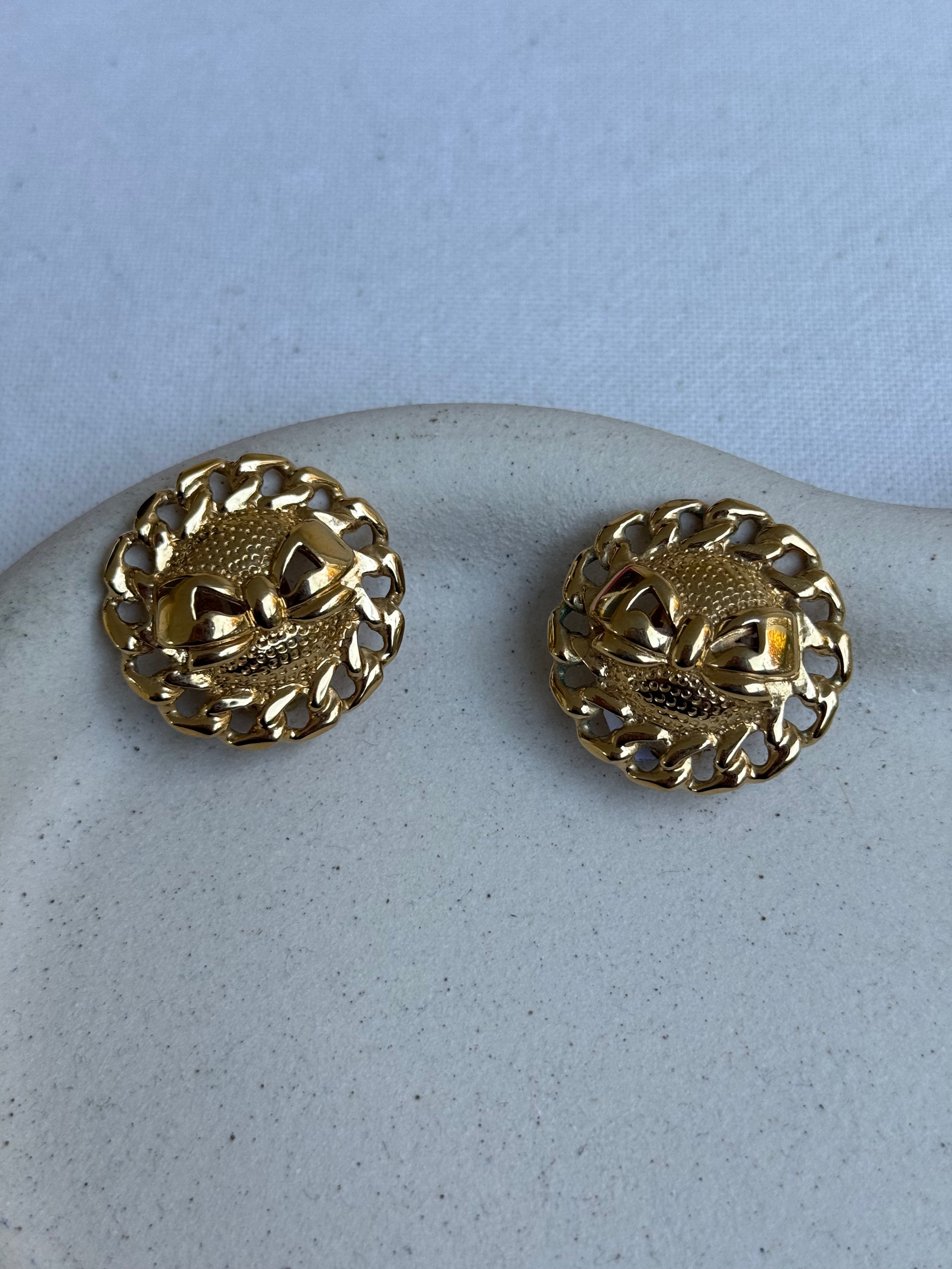 Boucles d’oreilles Nina Ricci vintage - Dorées avec noeud central