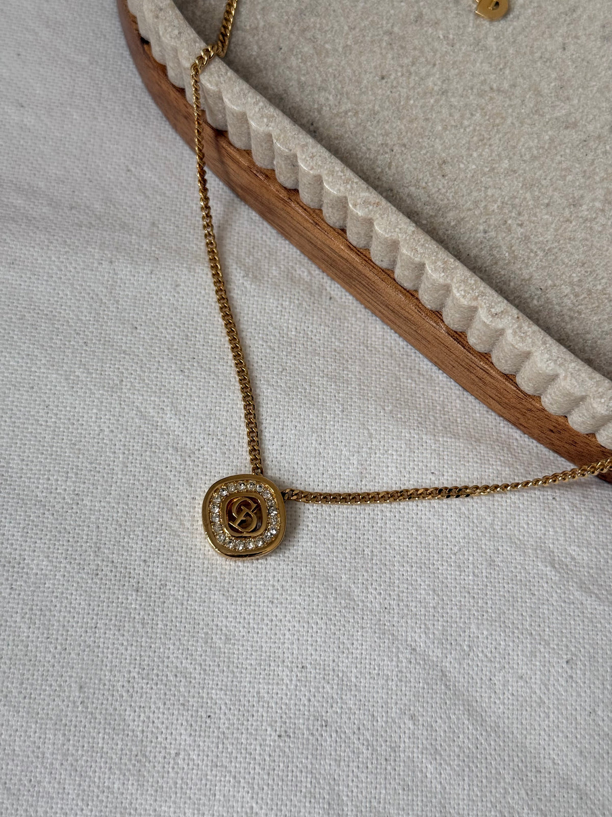 Collier Christian Dior vintage - Pendentif CD doré et strass