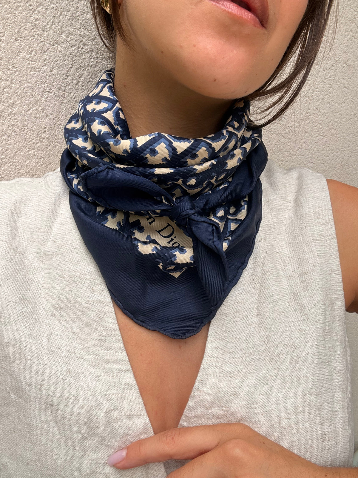 Foulard Christian Dior – Modèle monogramme bleu