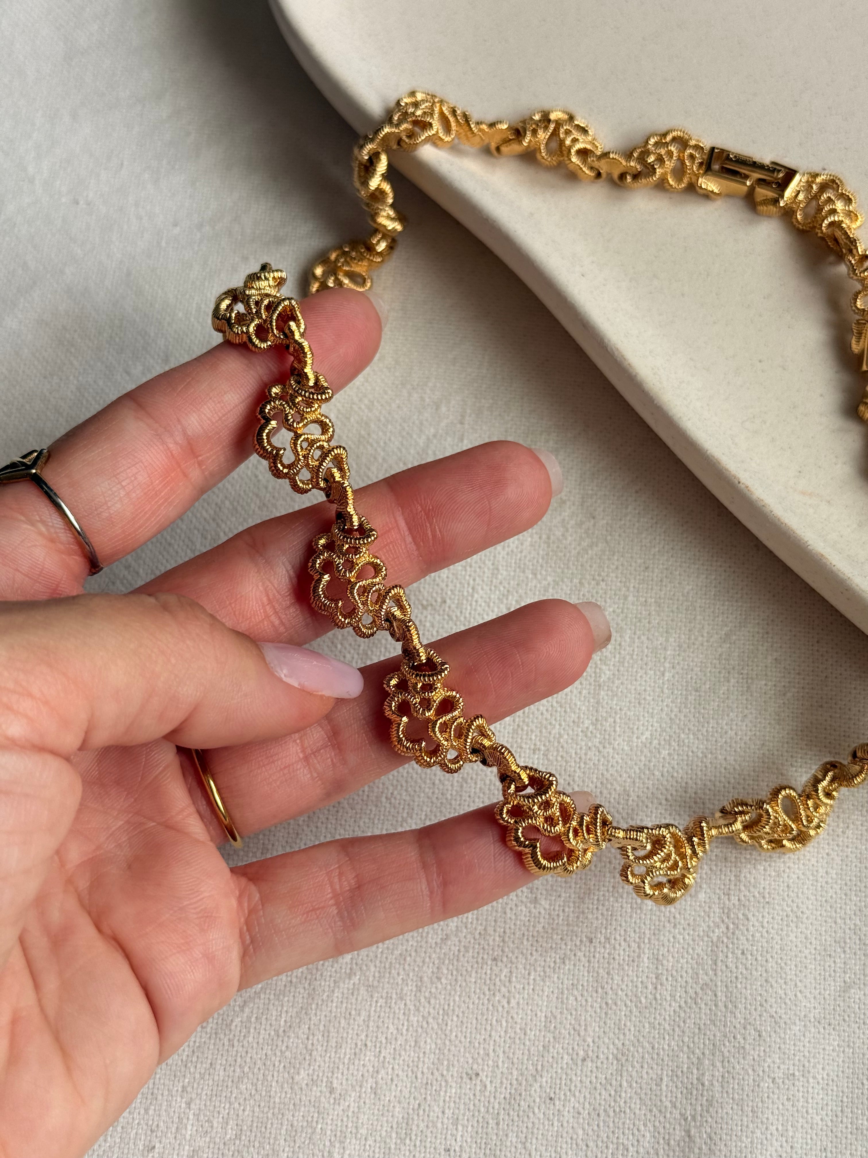 Collier Nina Ricci vintage - Dentelle travaillée dorée