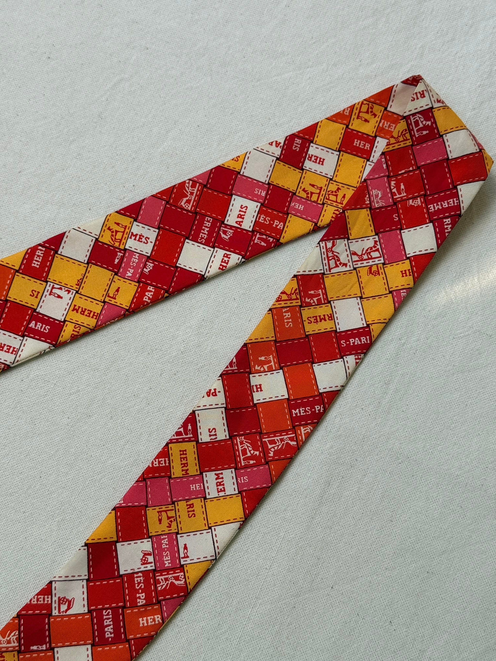 Twilly Hermès – Modèle Bolduc au Carré