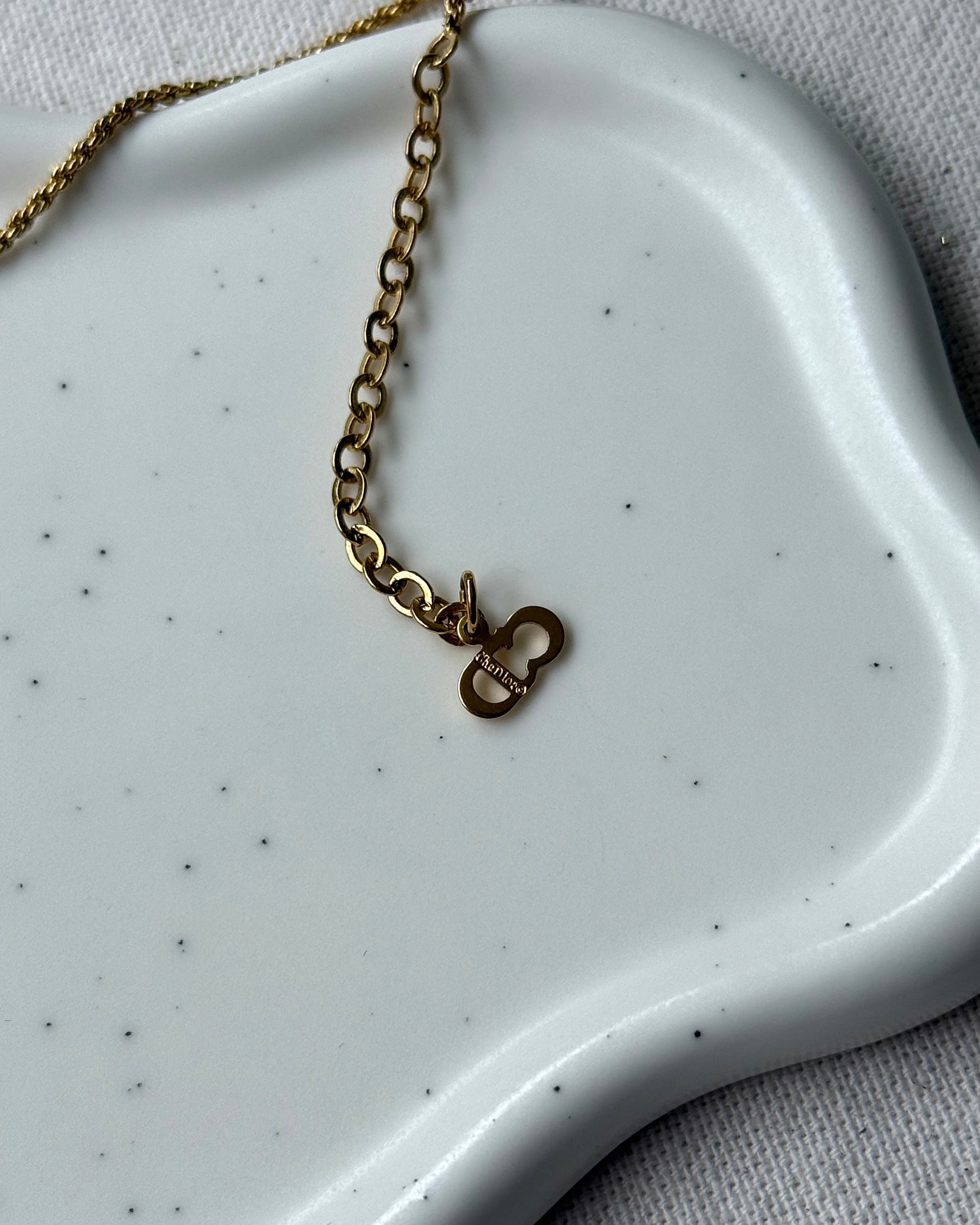 Collier Christian Dior vintage - Médaillon inscription Dior