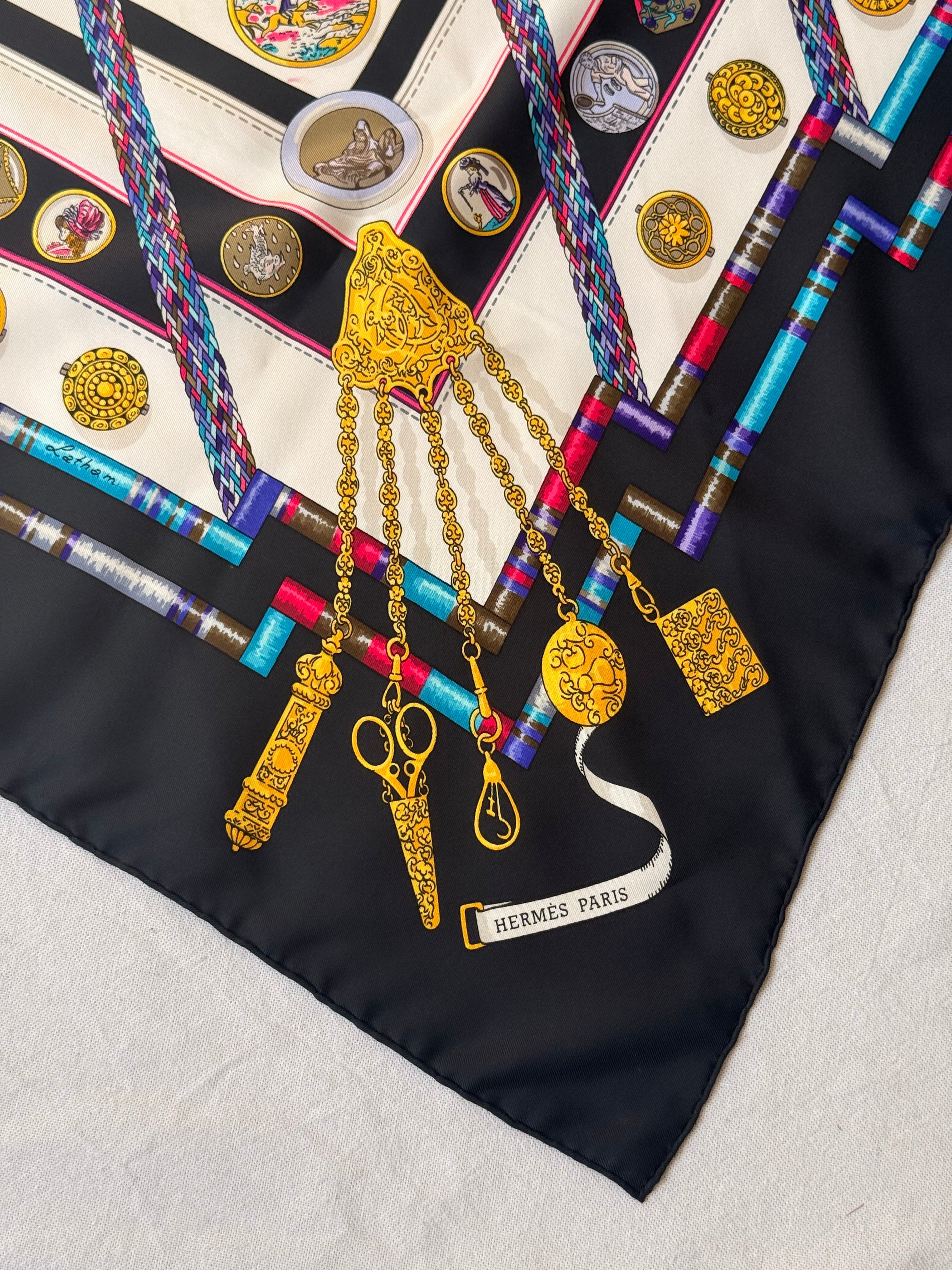 Foulard Hermès – Modèle Petite Main