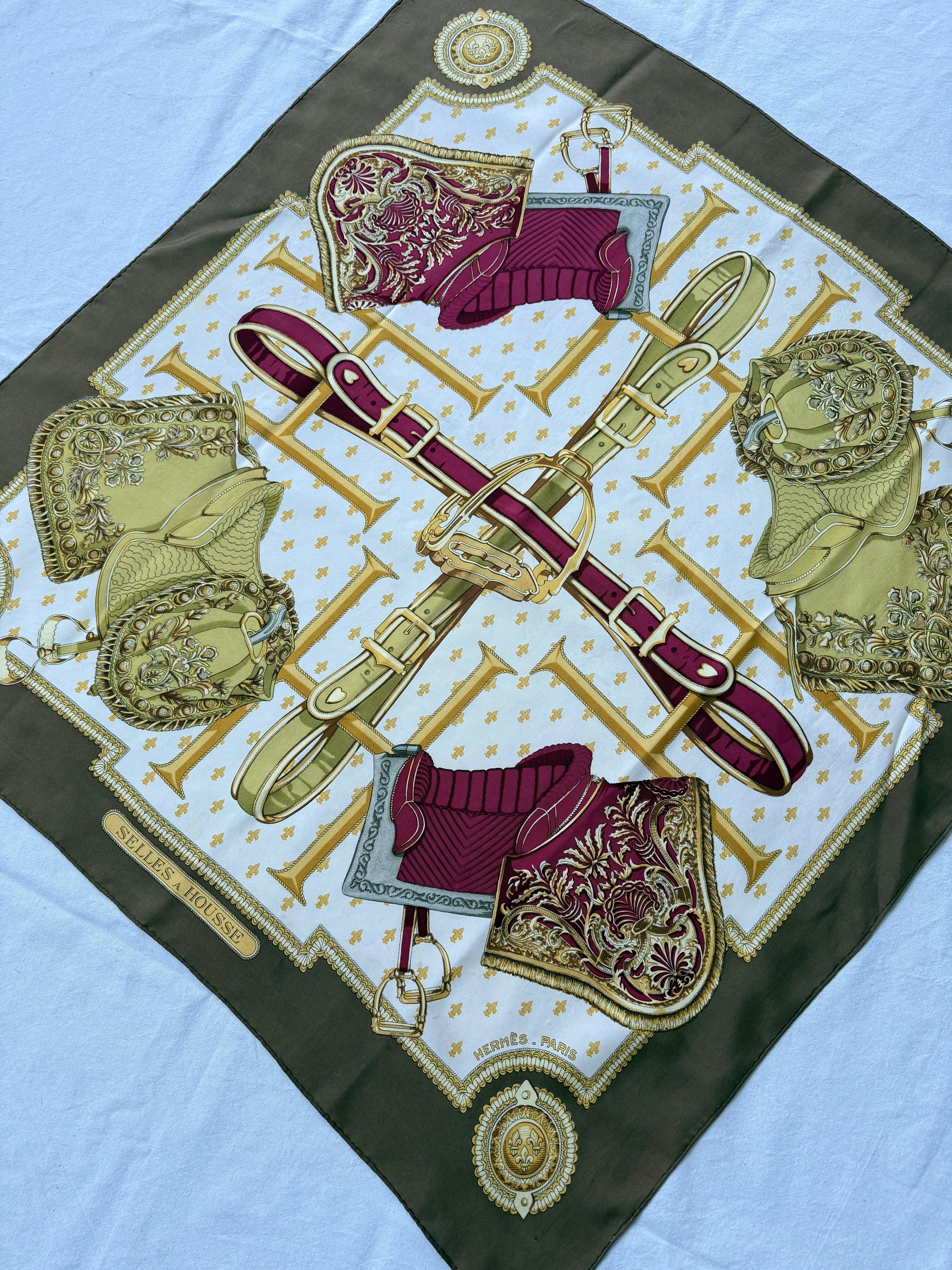Foulard Hermès – Modèle Selles à Housse