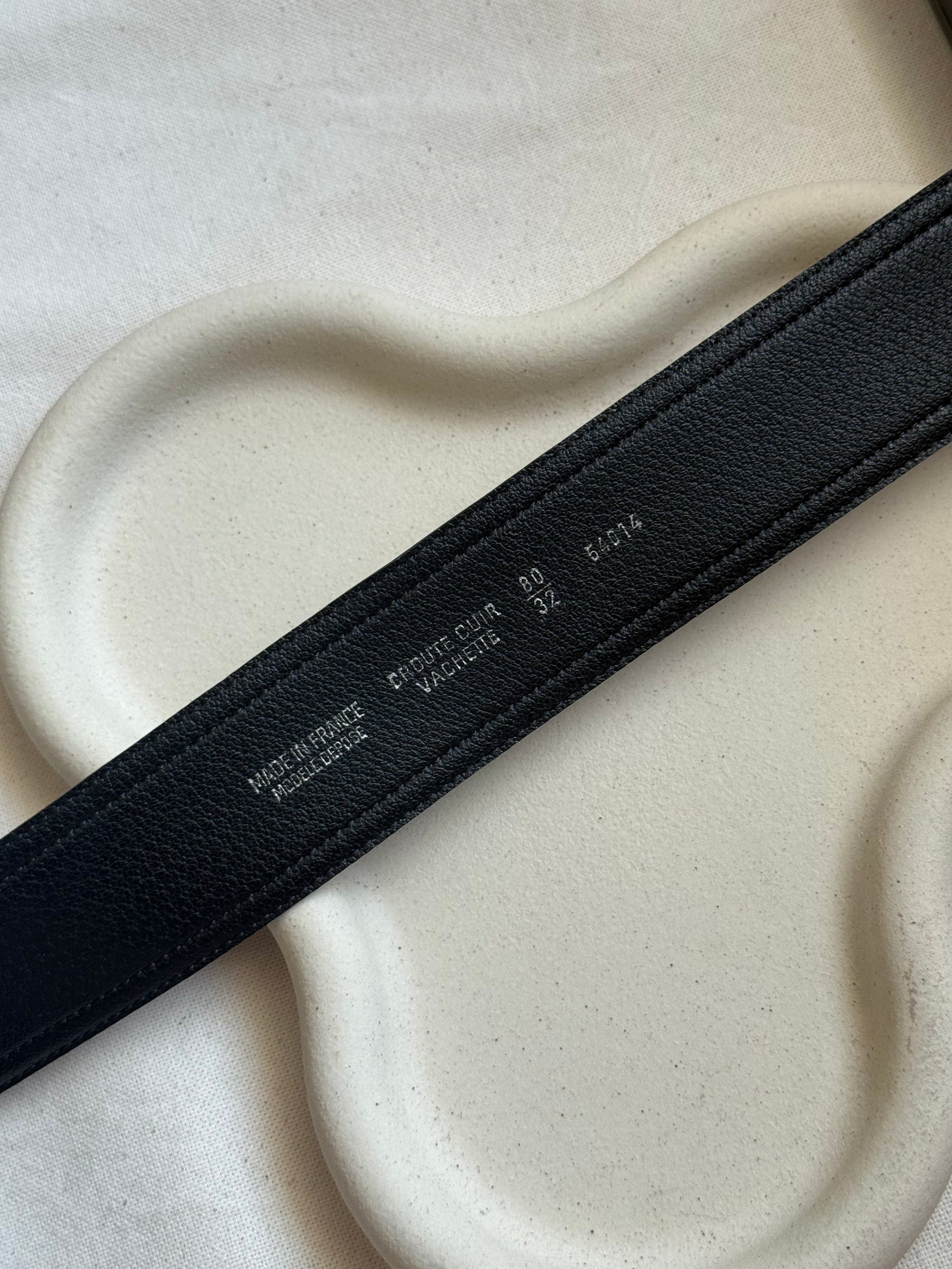 Ceinture Givenchy vintage - Cuir gris et boucle dorée
