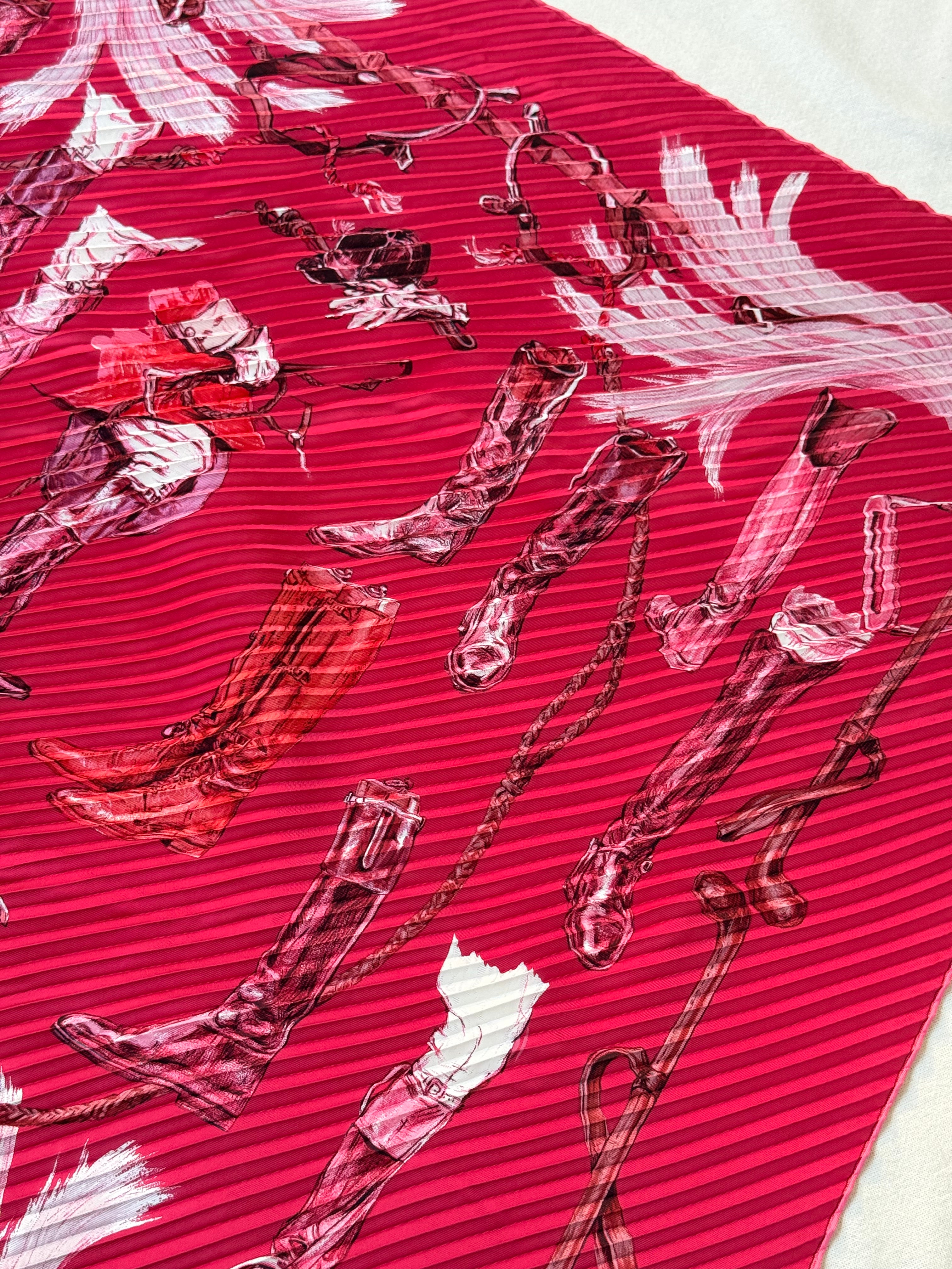 Foulard Hermès plissé – Modèle À Propos de Bottes