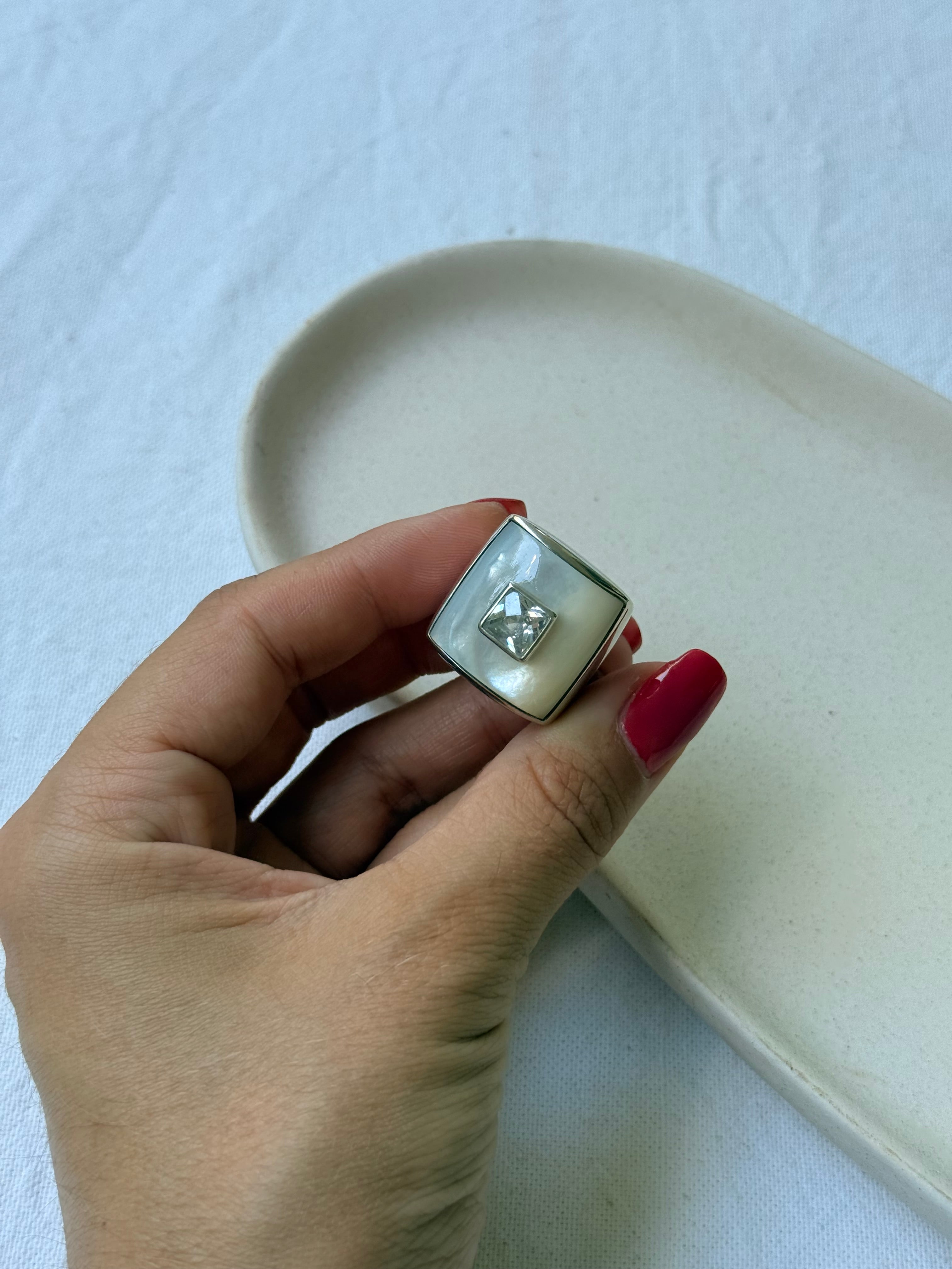 Bague vintage en argent 925 ornée de nacre