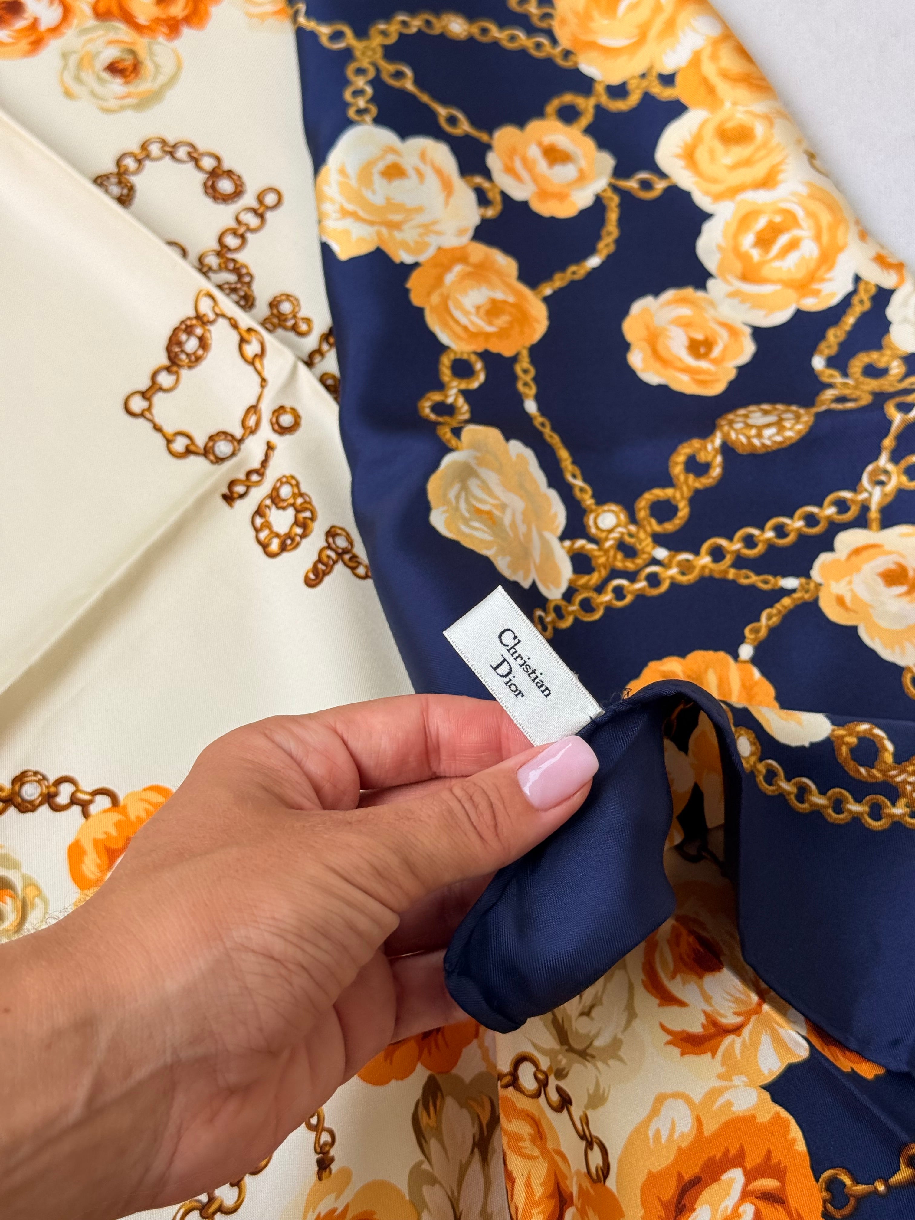 Foulard Christian Dior – Fleurs et chaînes