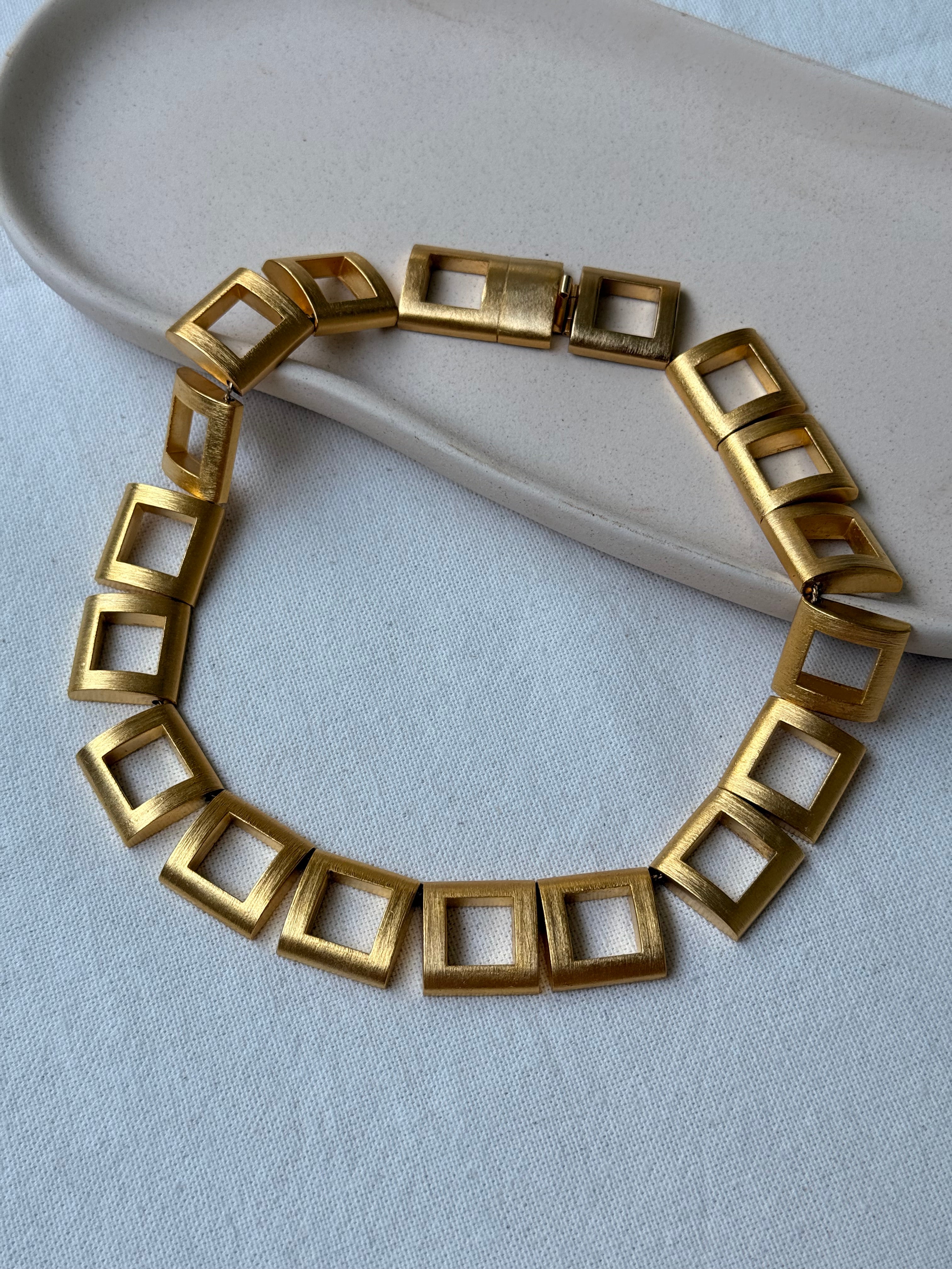 Collier Helena Rubinstein vintage - Maillons carrés ajourés