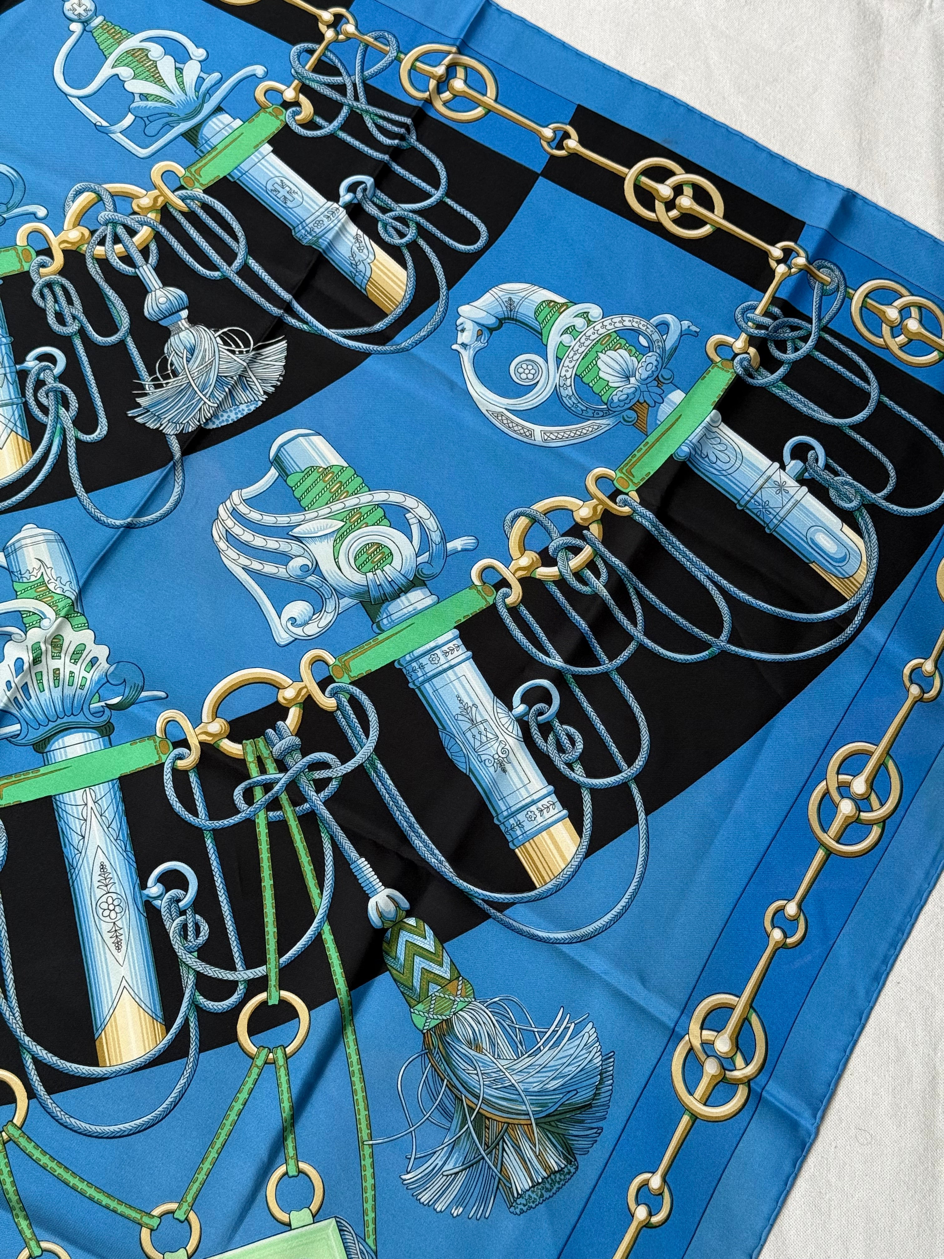 Foulard Hermès – Modèle Cliquetis