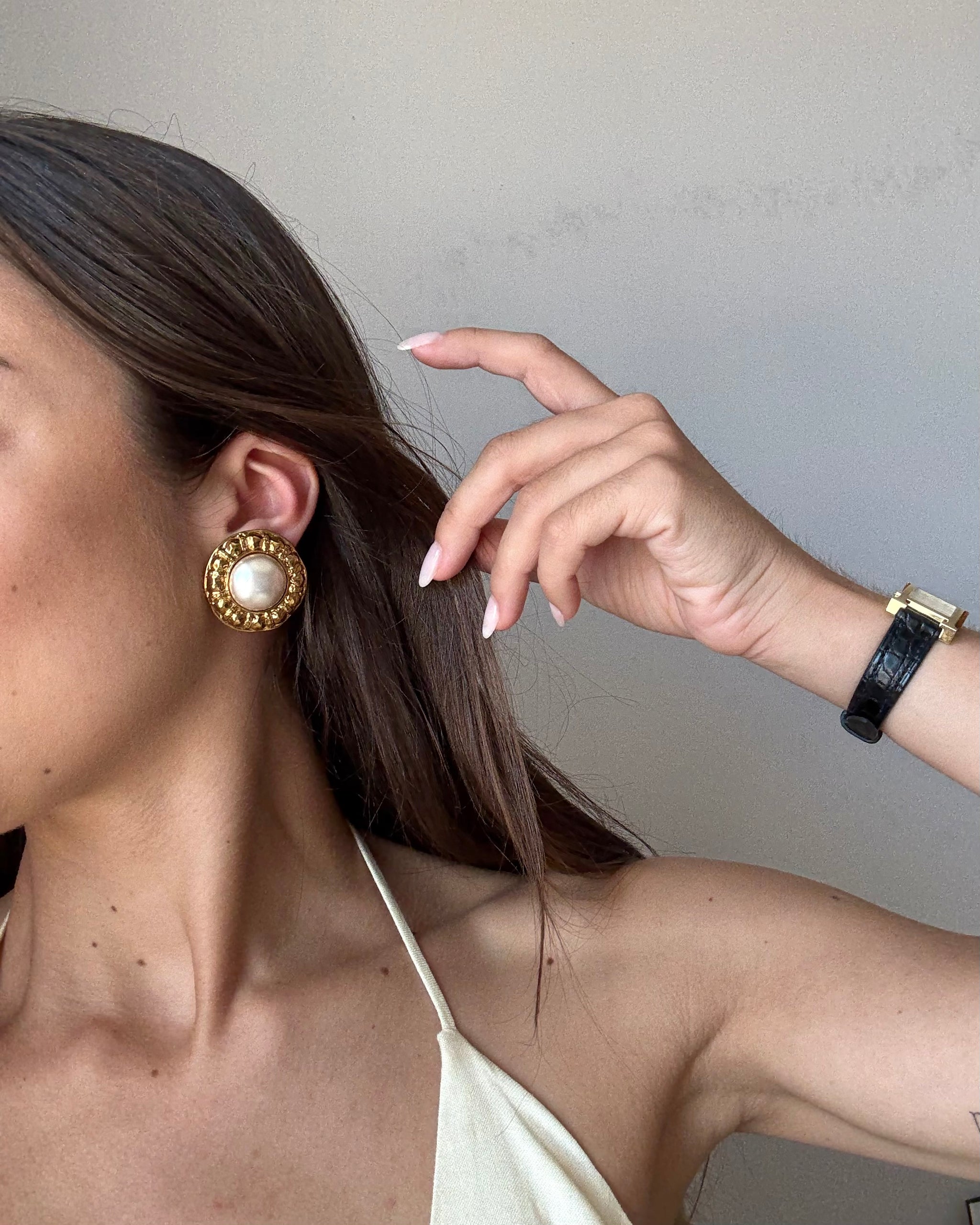 Boucles d’oreilles vintage Chanel - Perles fantaisie et monture dorée