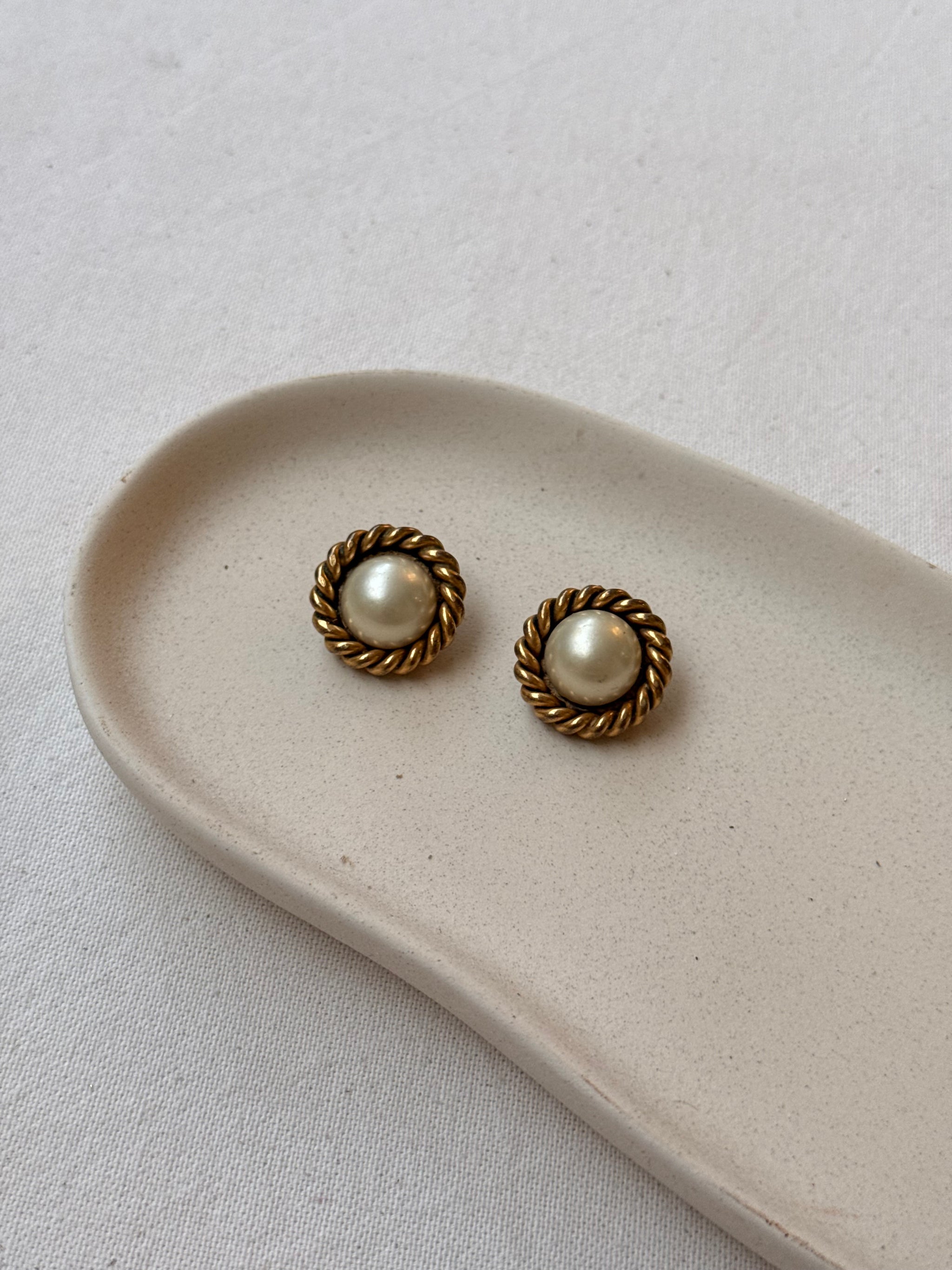 Boucles d’oreilles Édouard Rambaud vintage - Tressées et perles fantaisie