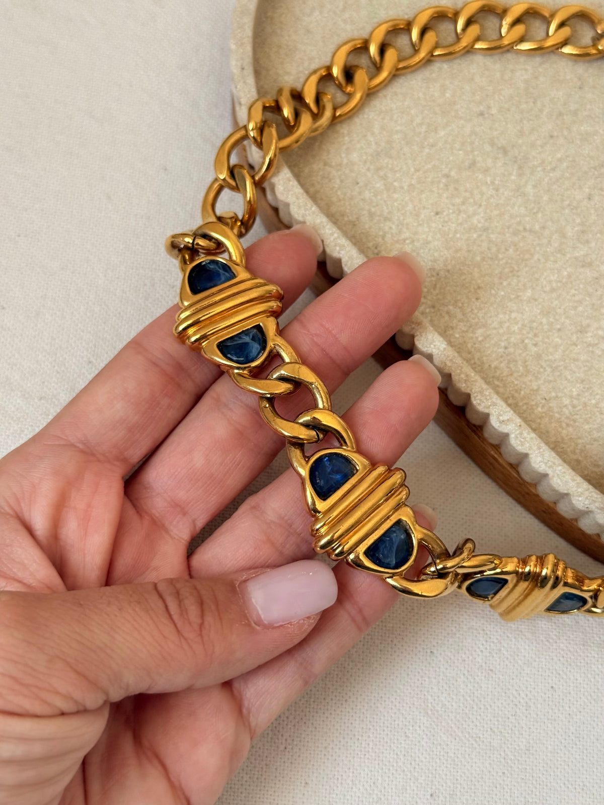 Collier Guy Laroche vintage - Maillons dorés et cabochons bleus