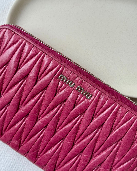 Portefeuille Miu Miu - Cuir matelassé nappa fushia