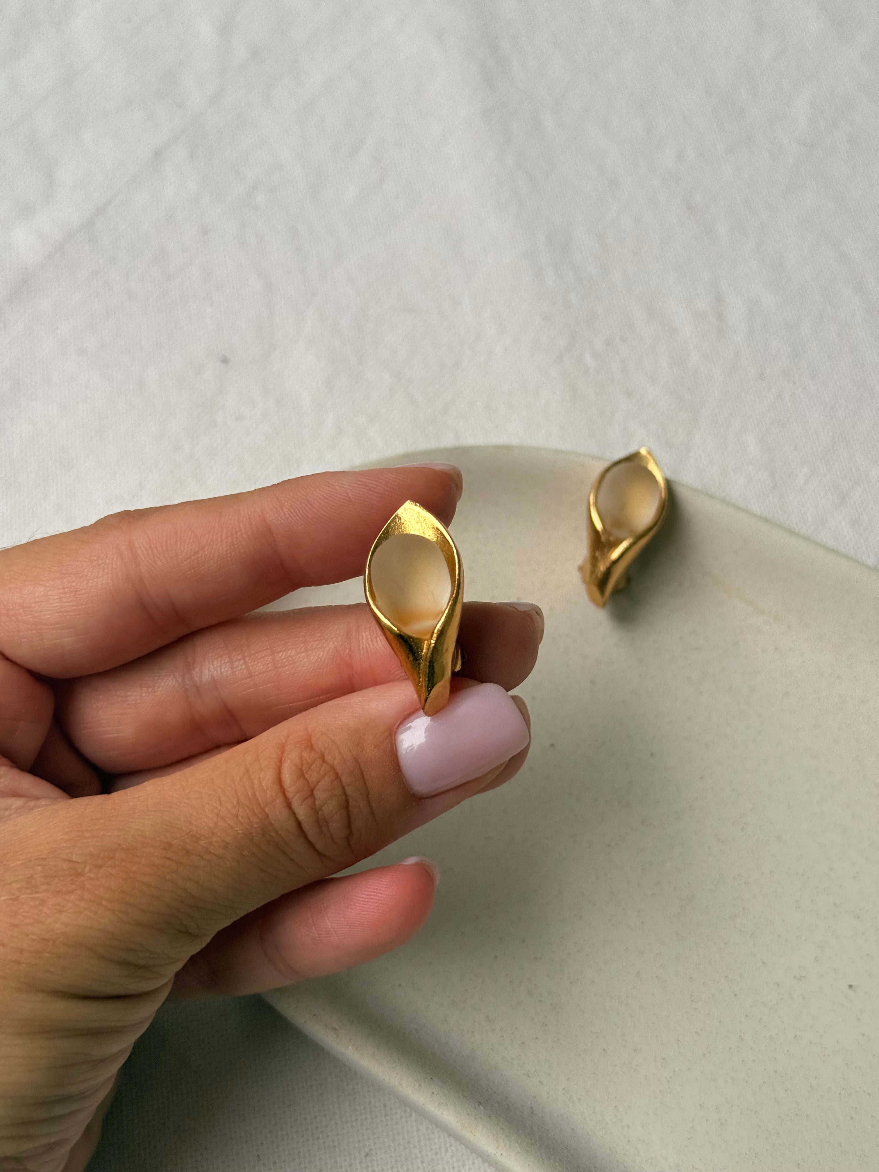 Boucles d’oreilles Kenzo vintage - Feuille dorée