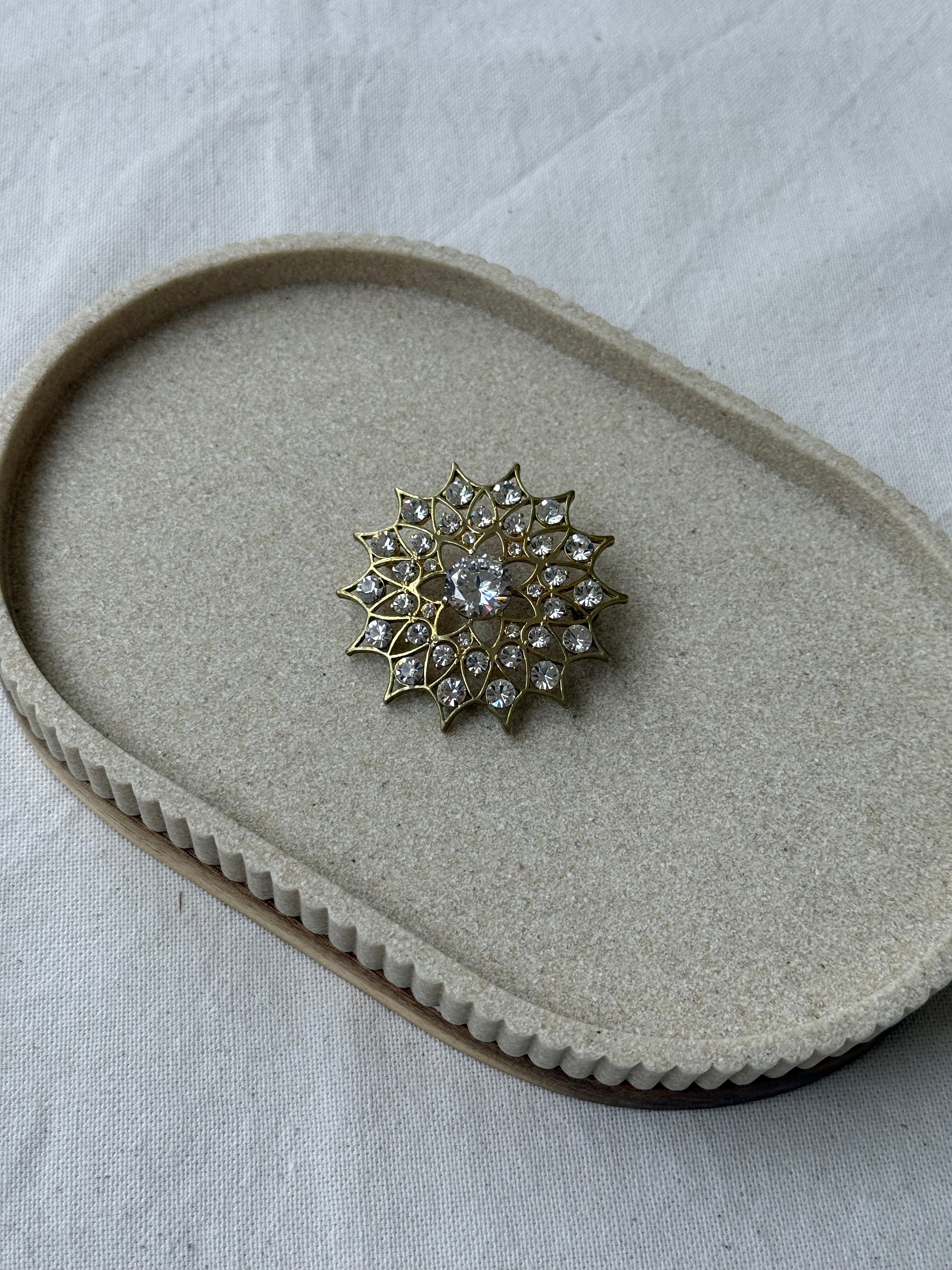 Broche vintage - Rosace de strass