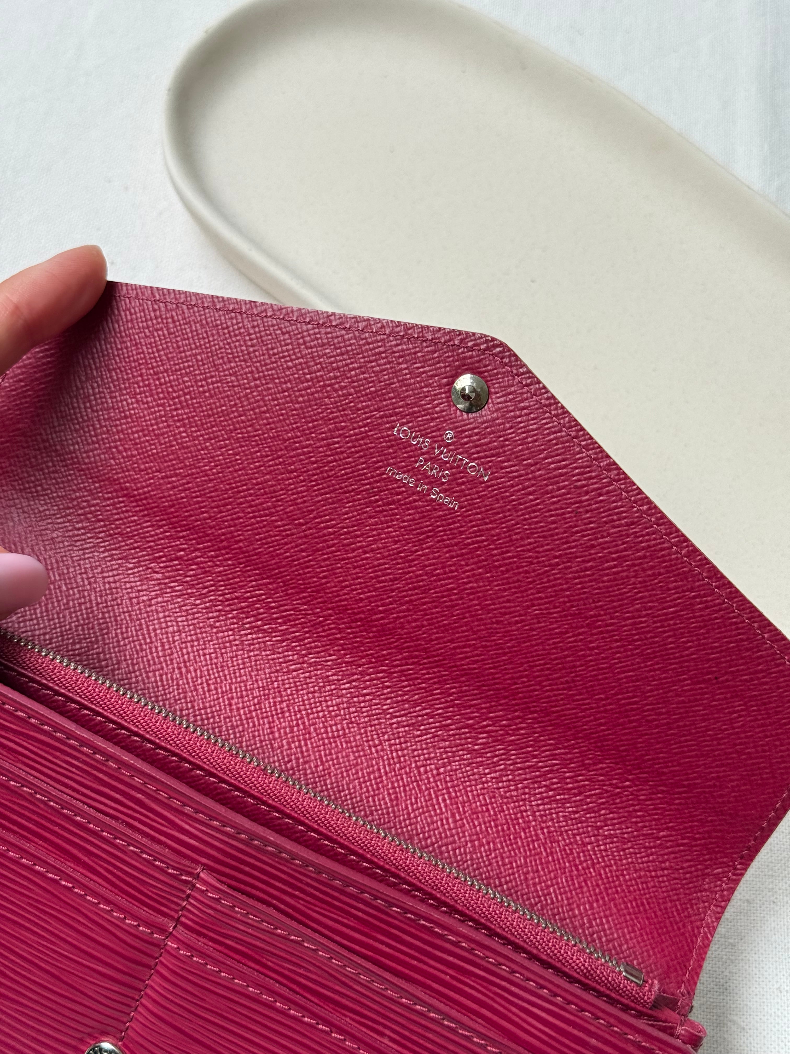 Portefeuille Louis Vuitton - Modèle Sarah cuir épi framboise