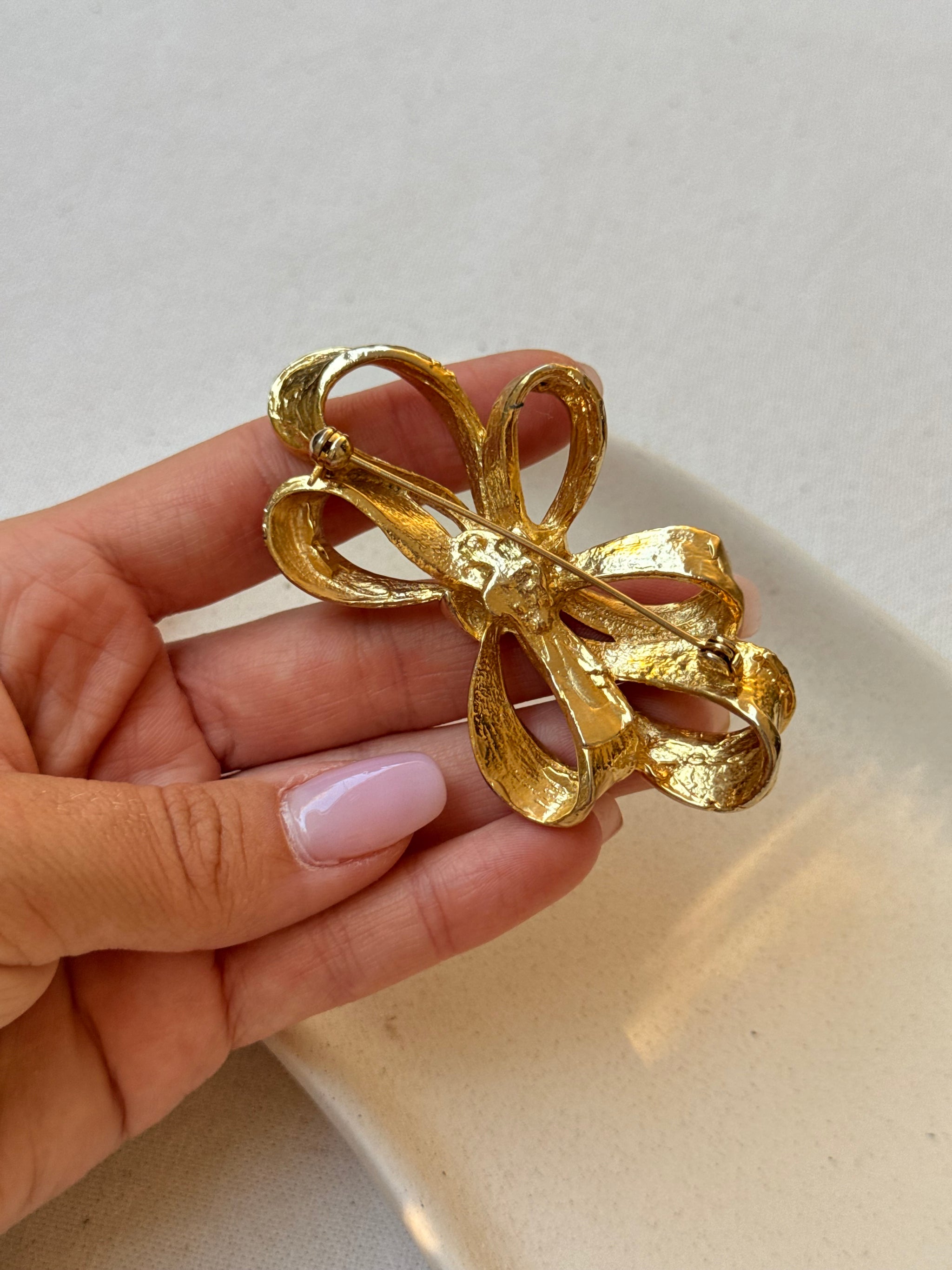 Broche vintage - Noeud doré sculptural