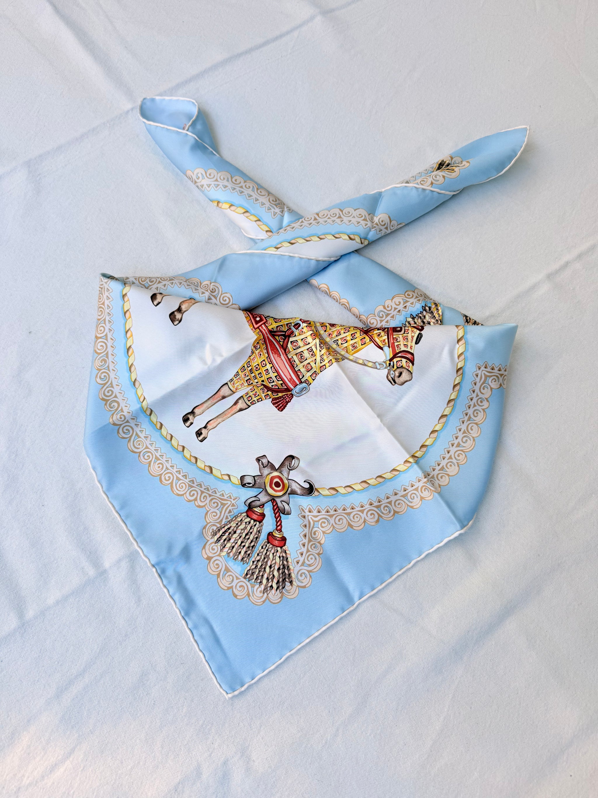 Foulard Hermès – Modèle Paperoles